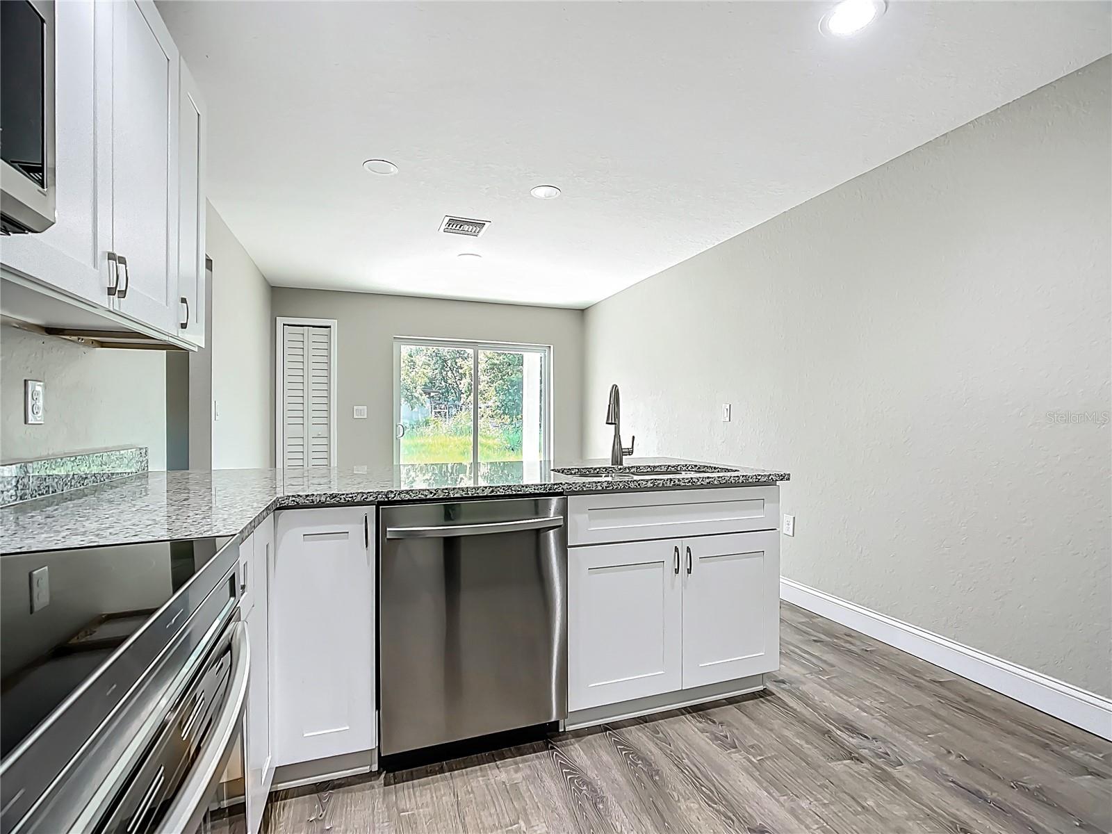 Image 9 of 44 For 1031 Lakewood Court