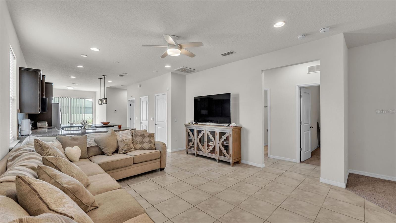 Image 4 of 39 For 8839 Conway Road
