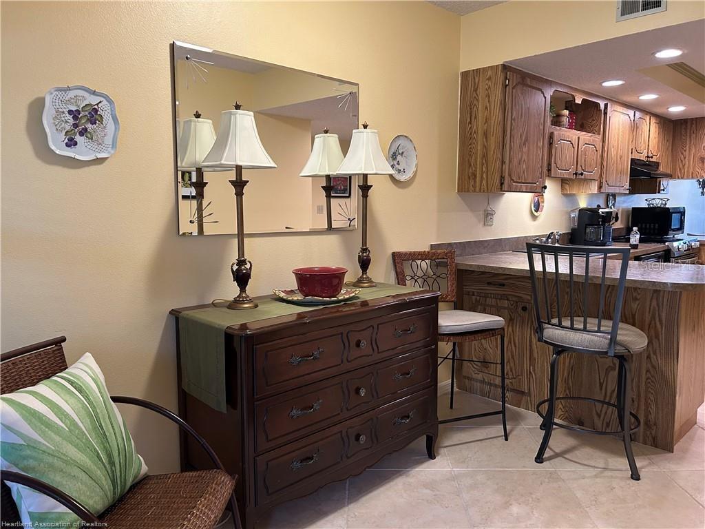 Image 7 of 42 For 6000 Matanzas Drive 6002