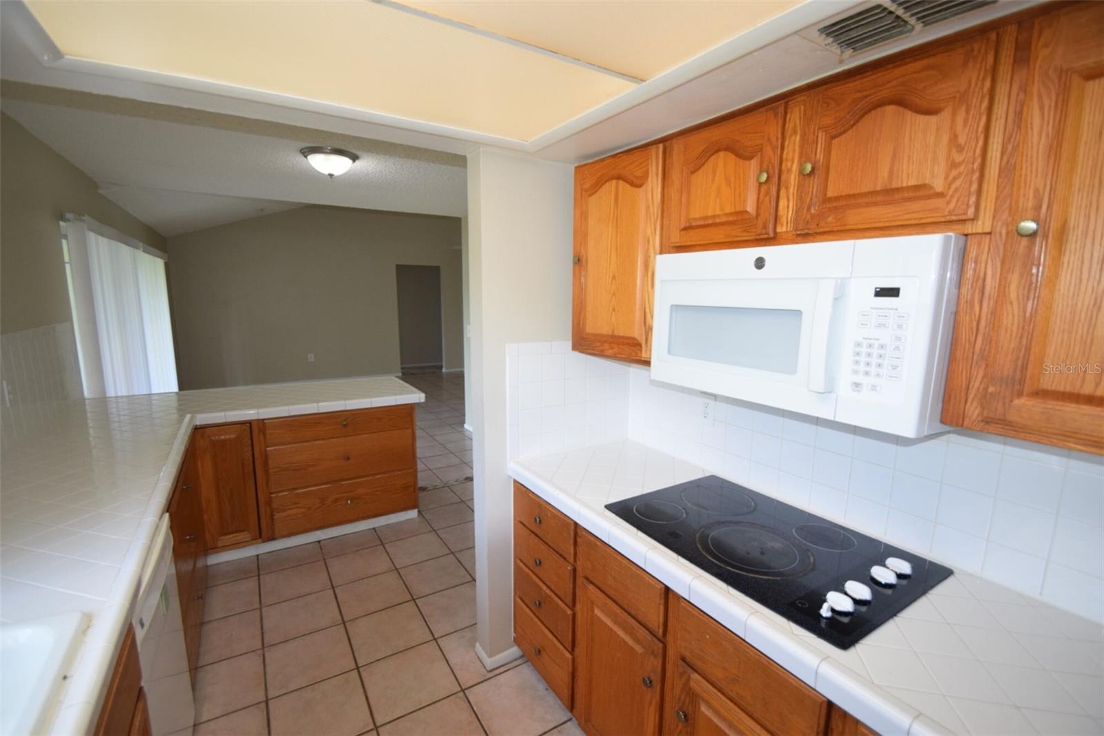 Image 16 of 48 For 1204 Honeytree Lane W