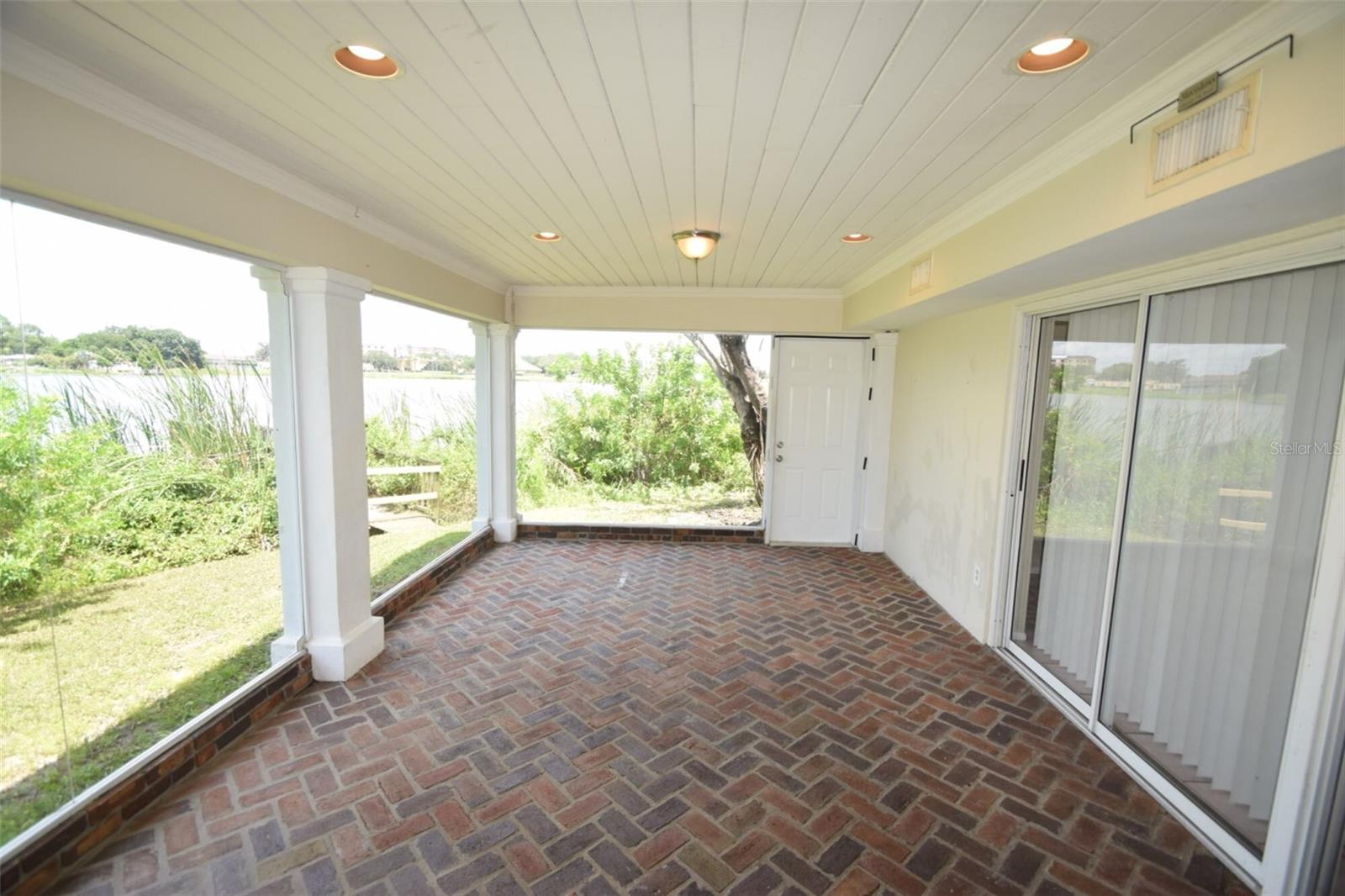 Image 21 of 48 For 1204 Honeytree Lane W