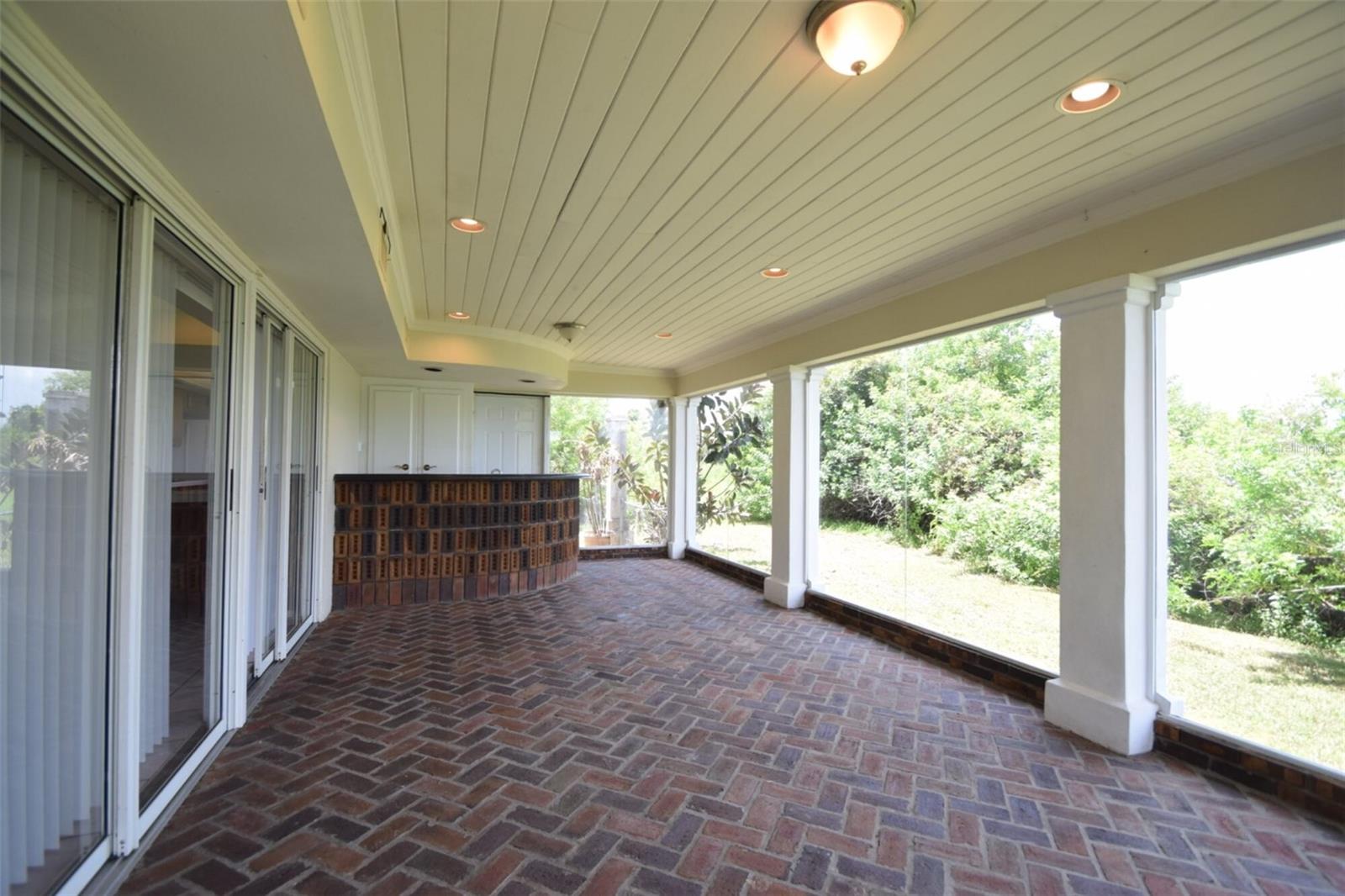 Image 23 of 48 For 1204 Honeytree Lane W