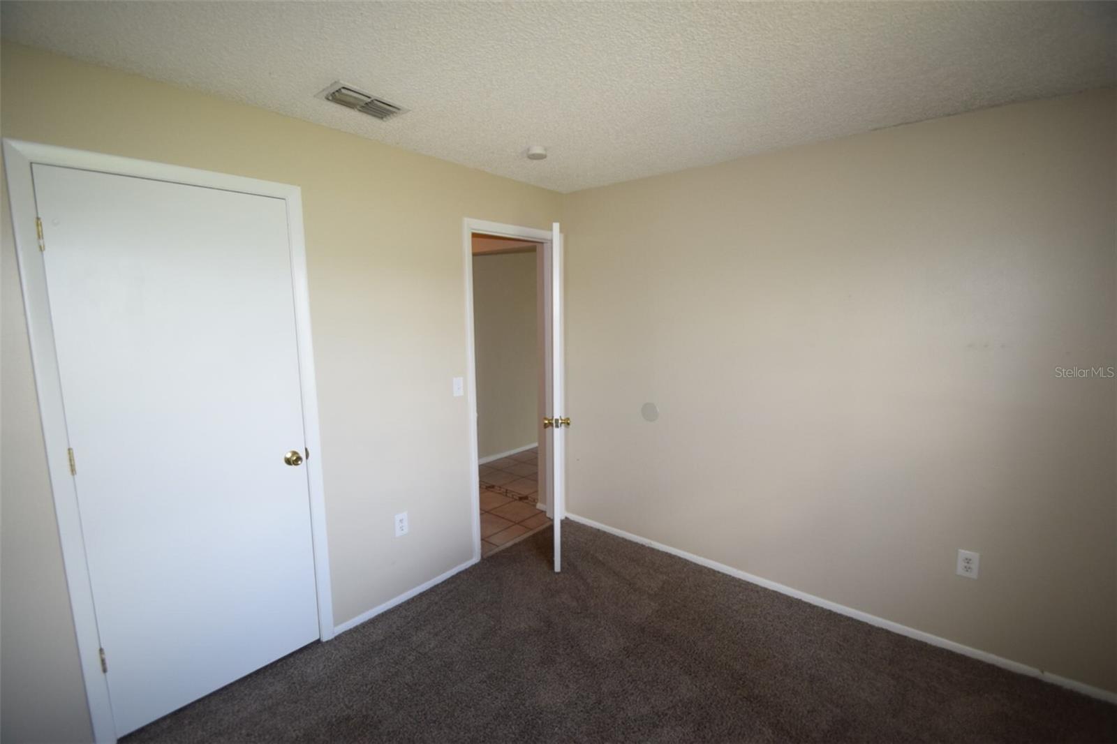 Image 31 of 48 For 1204 Honeytree Lane W