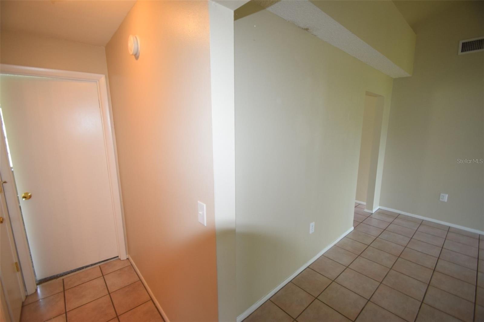 Image 32 of 48 For 1204 Honeytree Lane W
