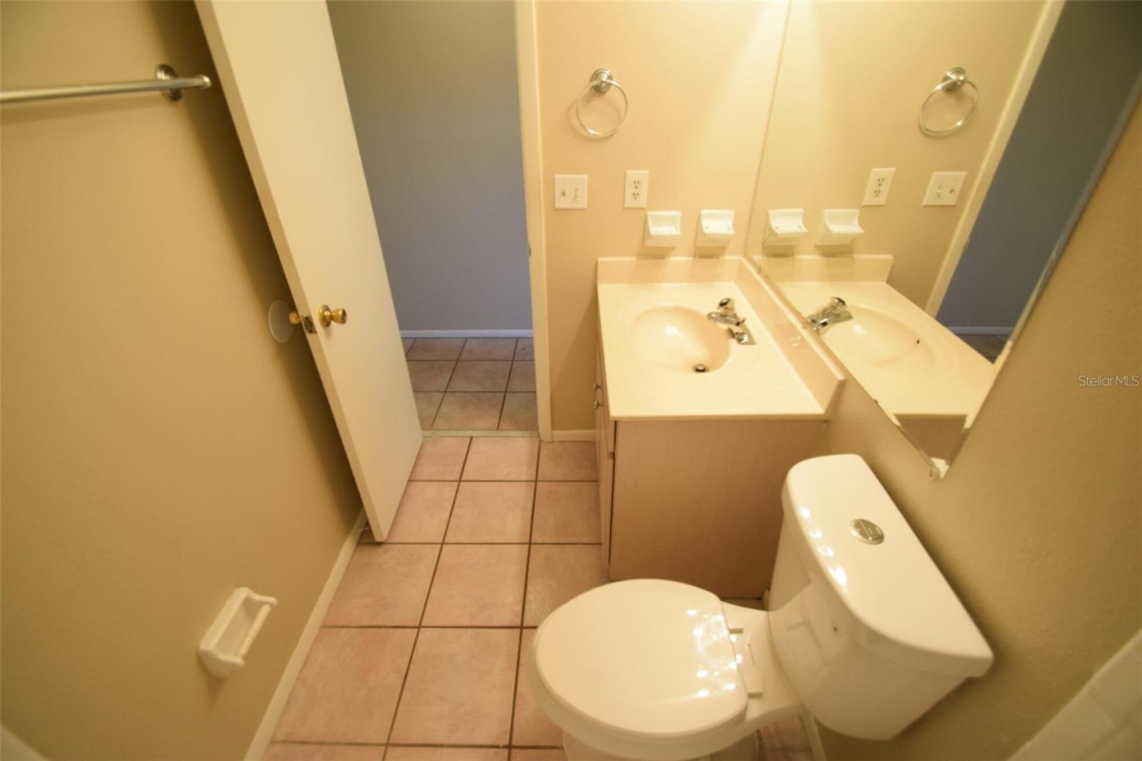 Image 33 of 48 For 1204 Honeytree Lane W