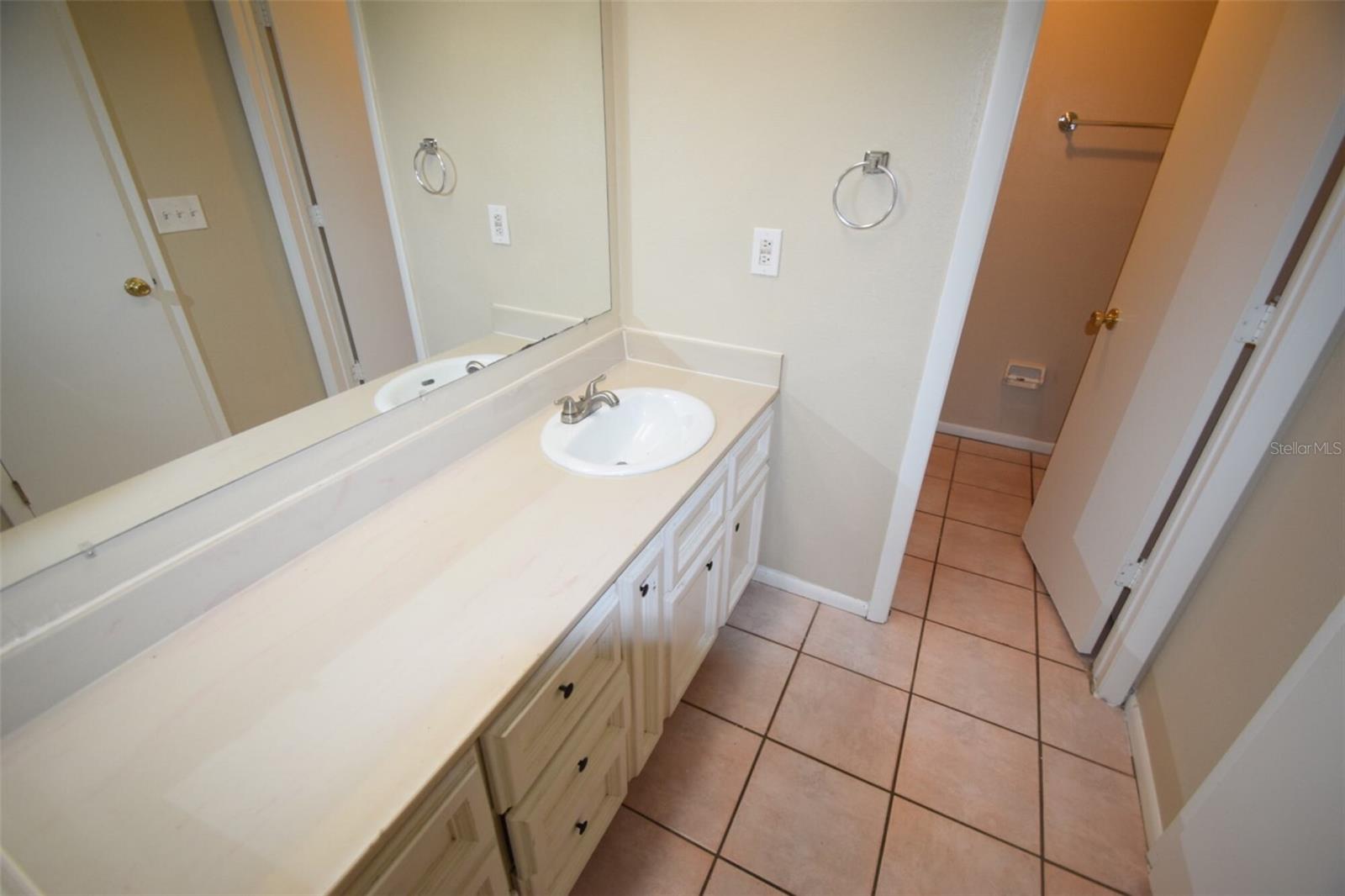 Image 41 of 48 For 1204 Honeytree Lane W
