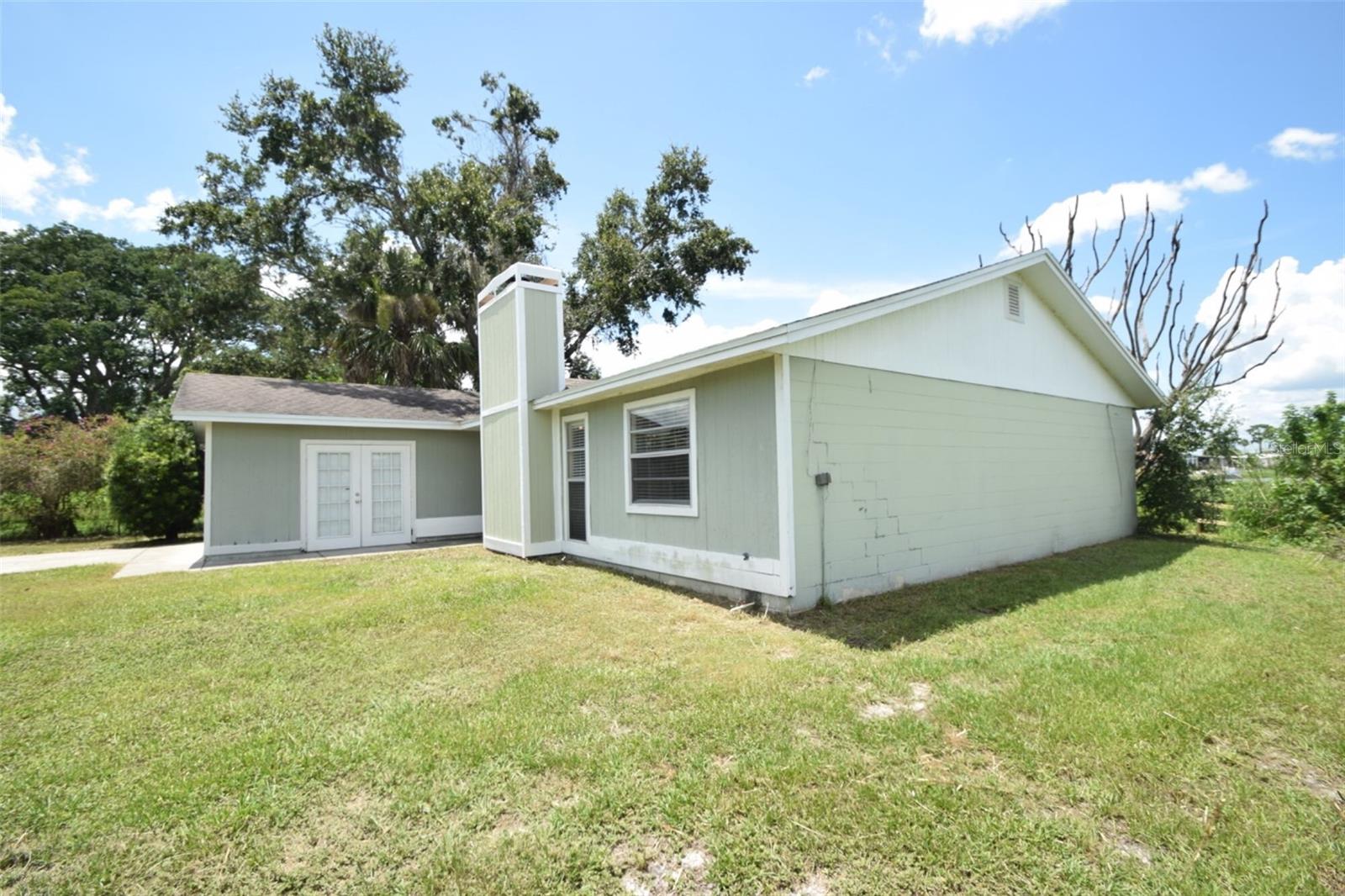 Image 6 of 48 For 1204 Honeytree Lane W