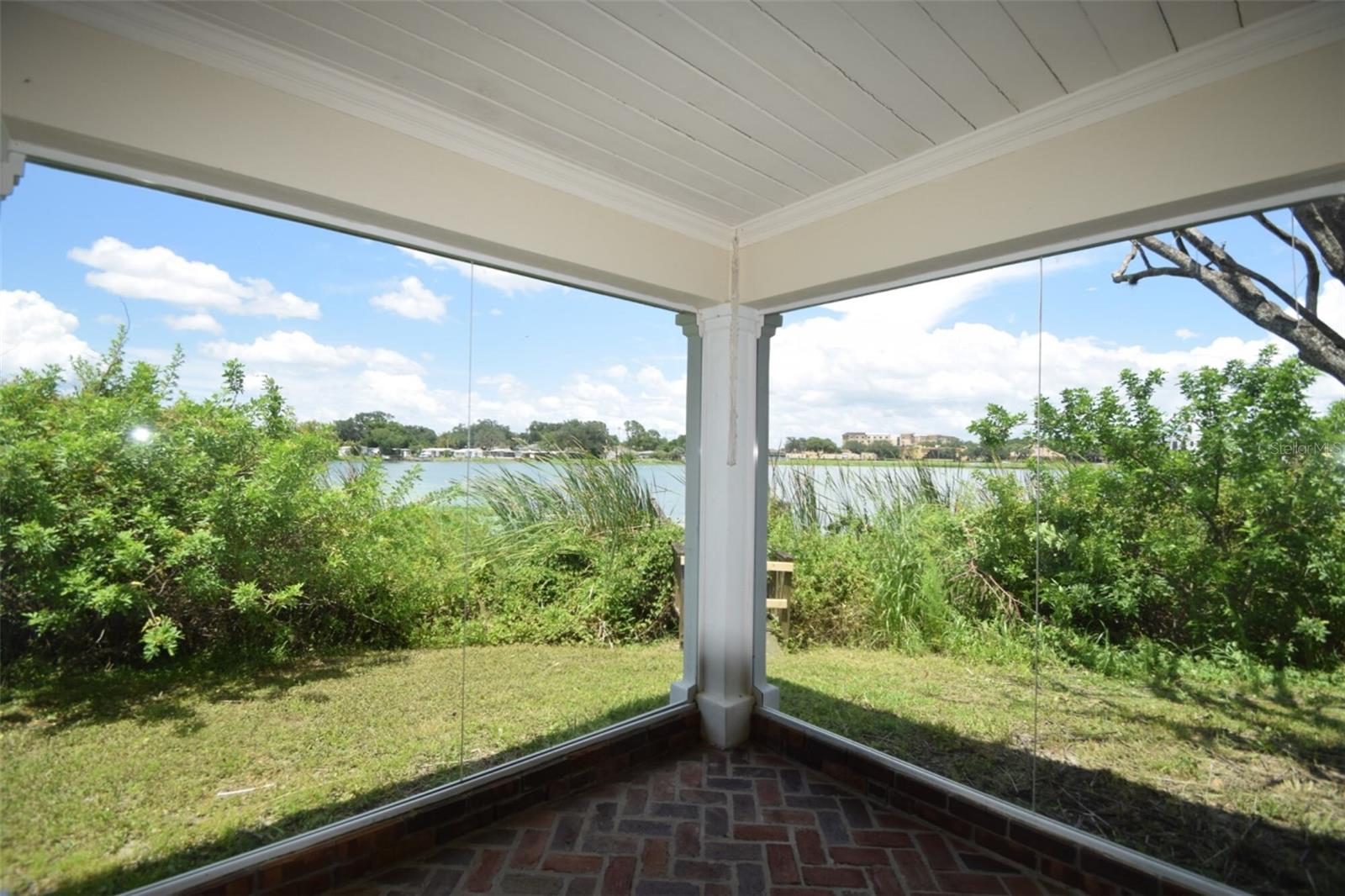 Image 8 of 48 For 1204 Honeytree Lane W