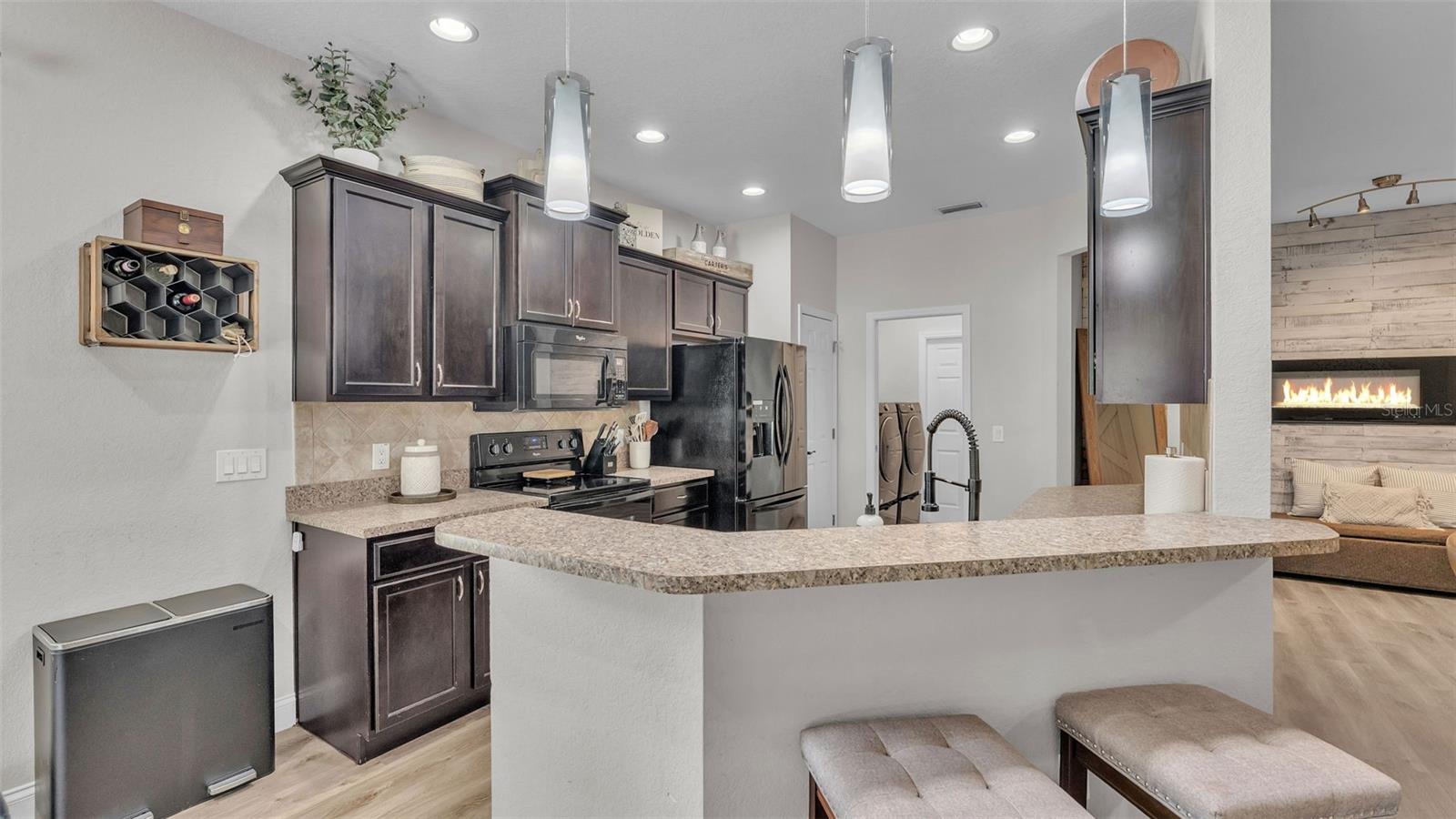 Image 20 of 63 For 4565 Fairway Oaks Drive