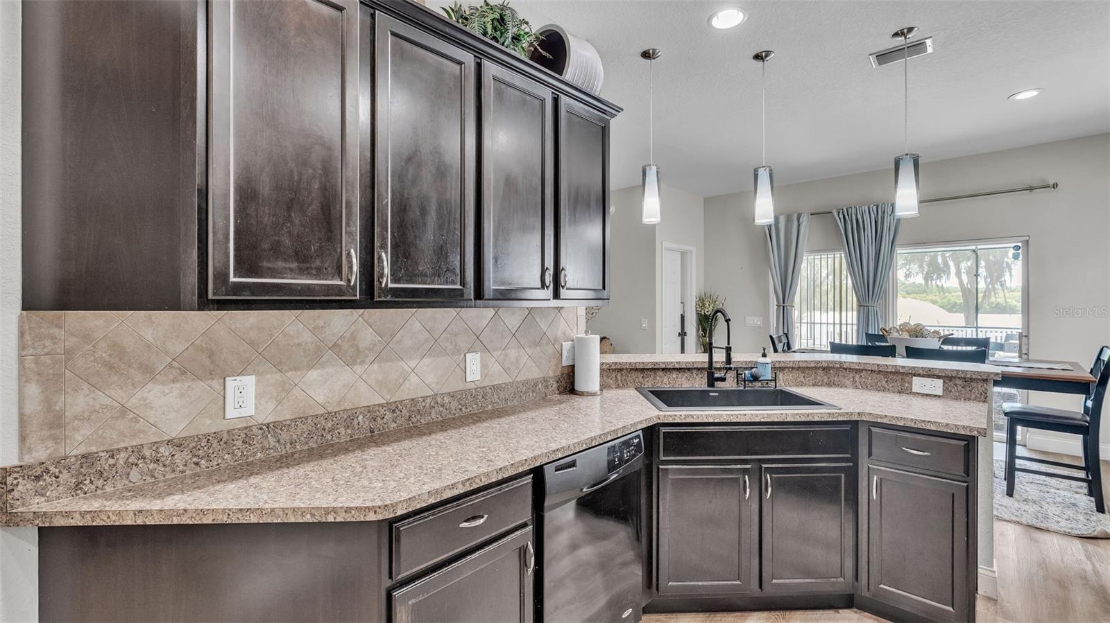 Image 24 of 63 For 4565 Fairway Oaks Drive