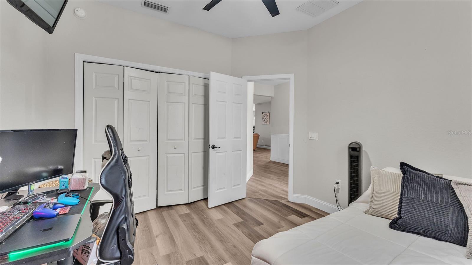 Image 33 of 63 For 4565 Fairway Oaks Drive