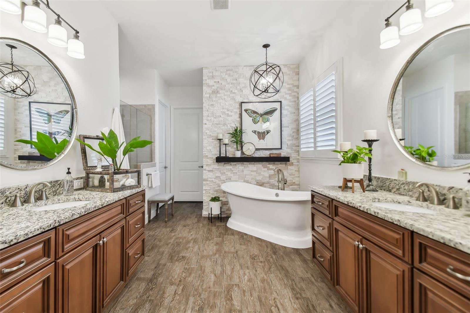 Image 18 of 44 For 6030 Abbey Oaks Drive