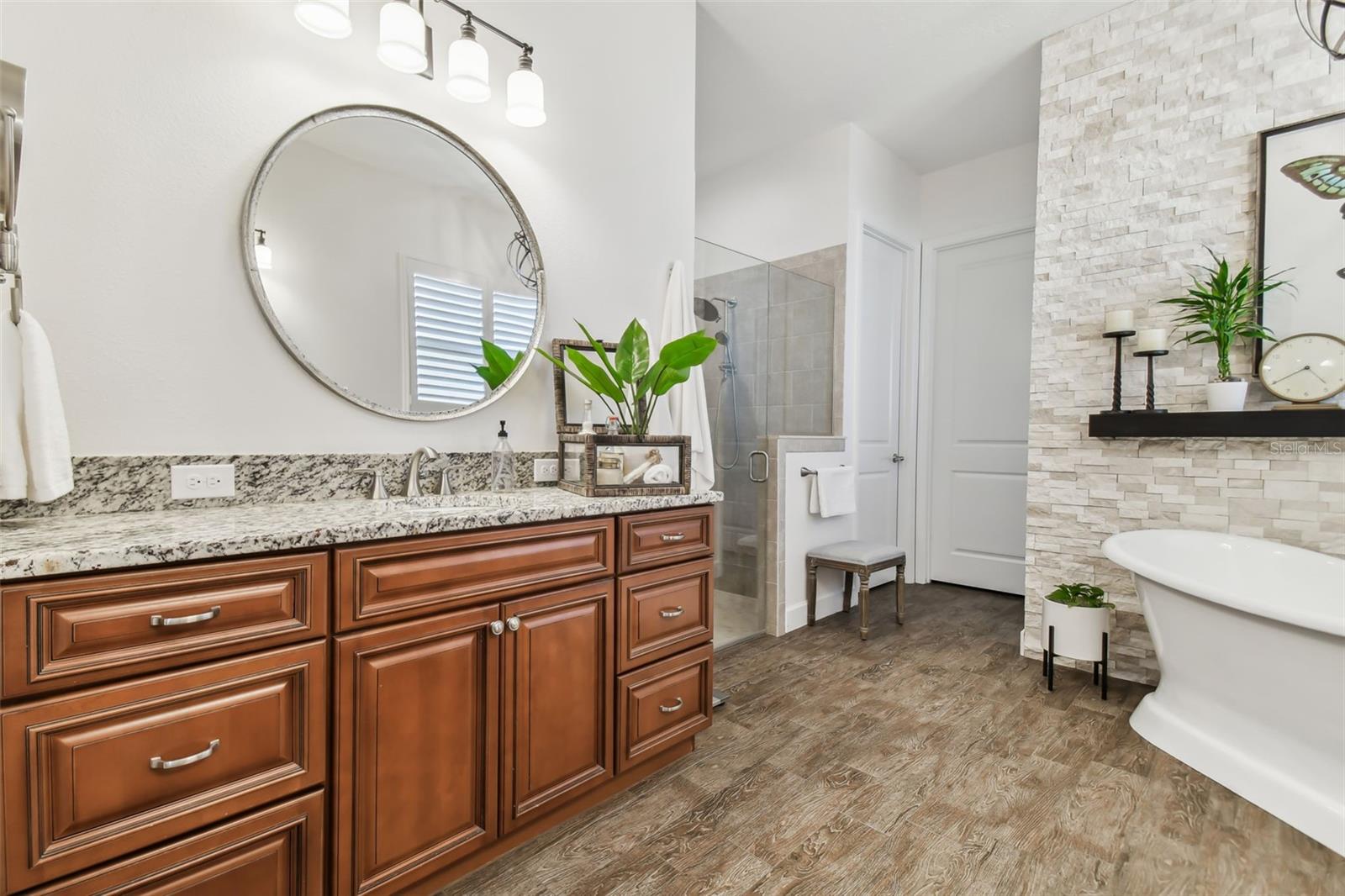 Image 19 of 44 For 6030 Abbey Oaks Drive