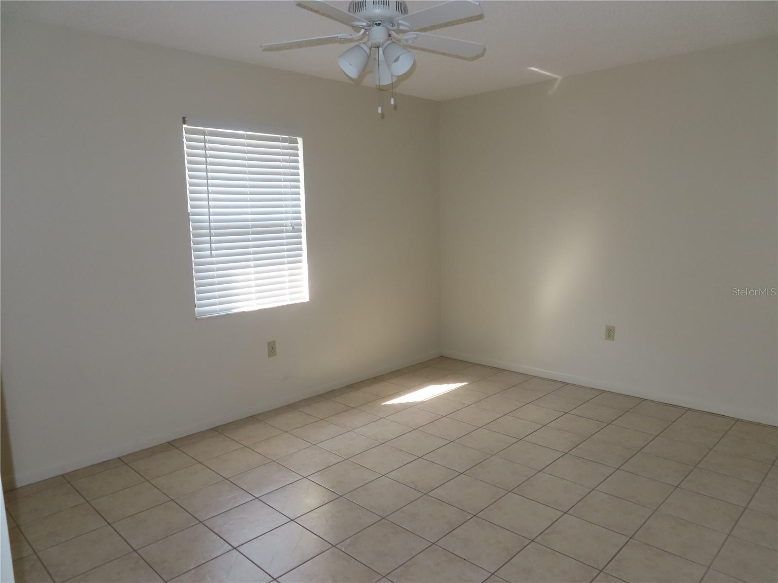 Image 10 of 13 For 414 Allamanda Drive