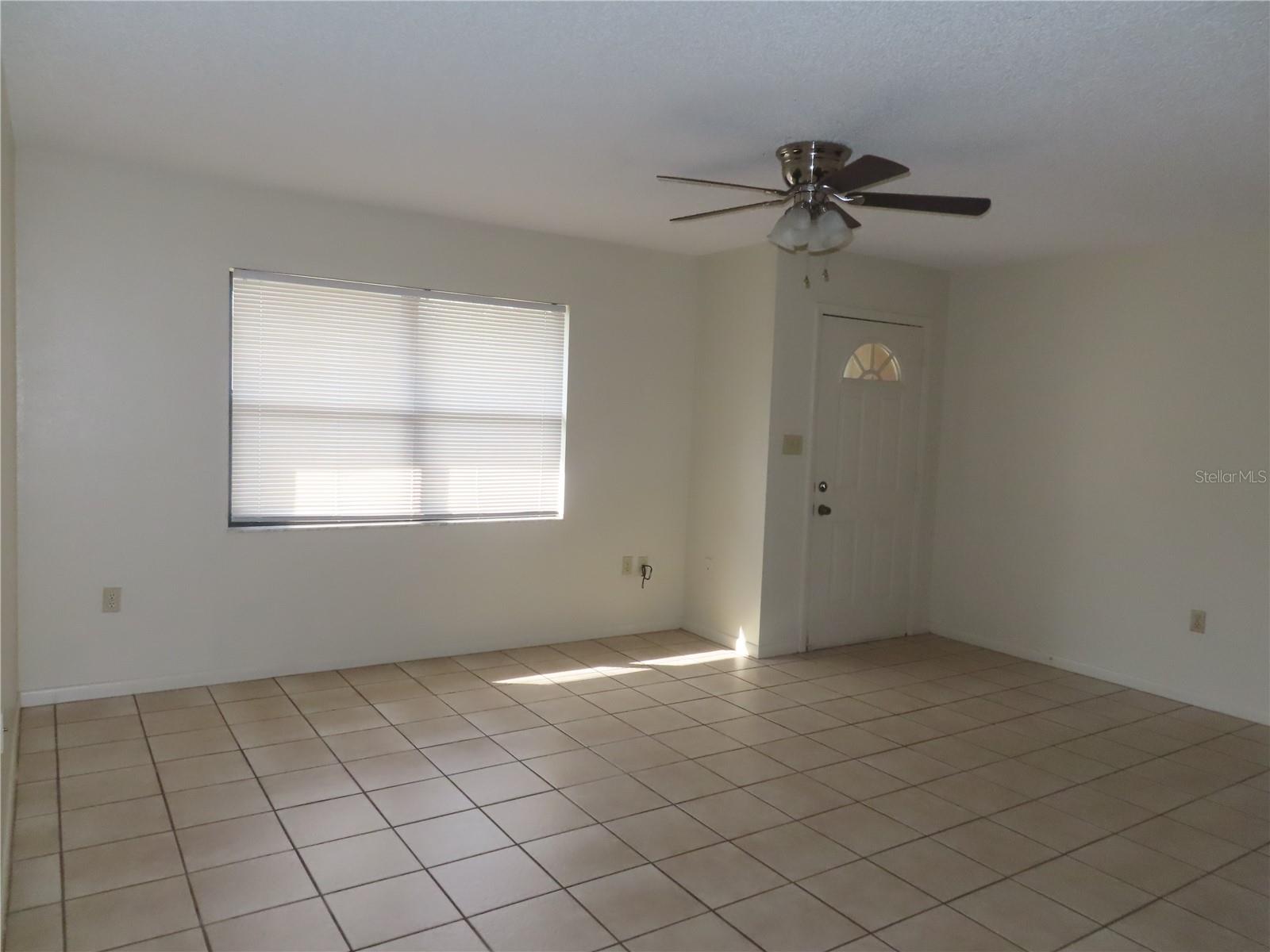 Image 5 of 13 For 414 Allamanda Drive