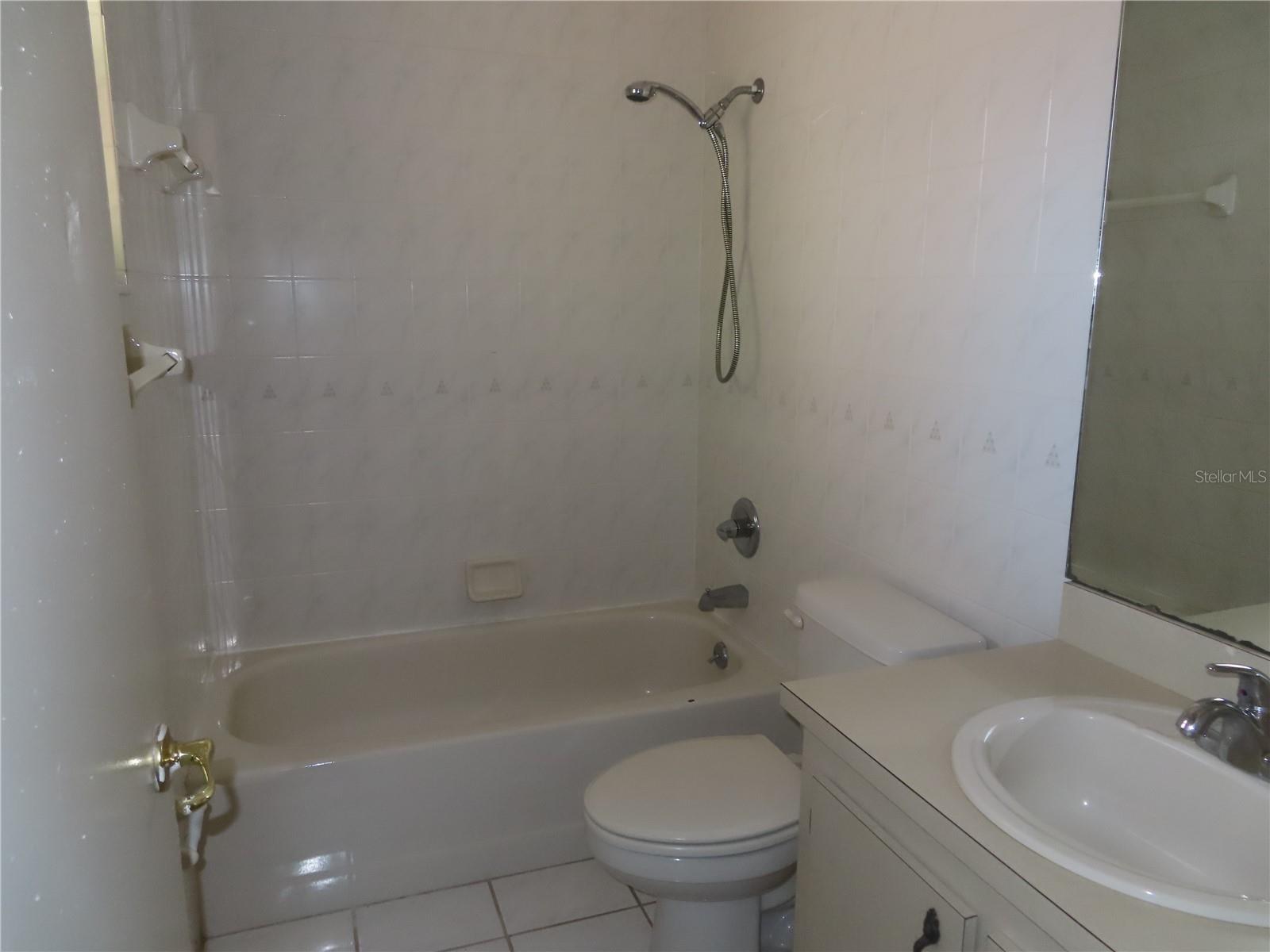 Image 8 of 13 For 414 Allamanda Drive