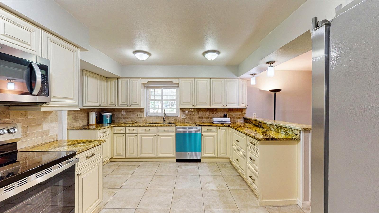 Image 2 of 71 For 4014 Mossy Oak Drive