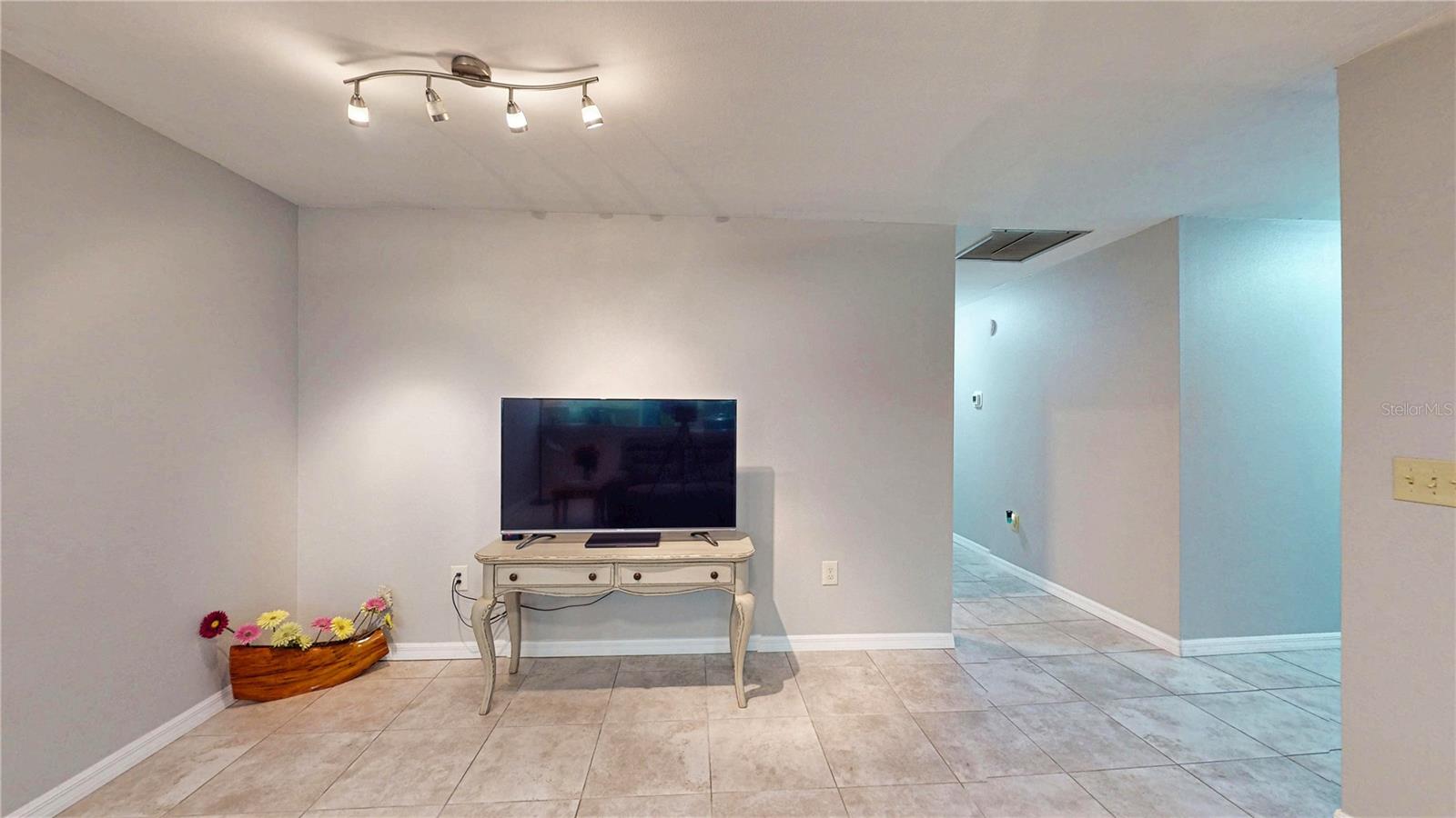 Image 7 of 71 For 4014 Mossy Oak Drive