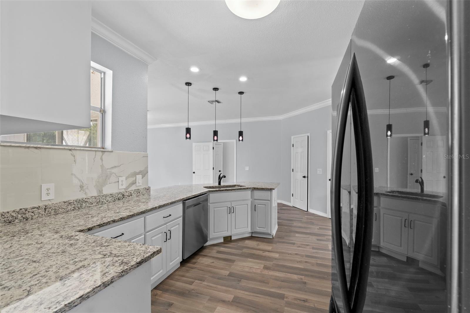 Image 13 of 48 For 3206 Valerie Boulevard