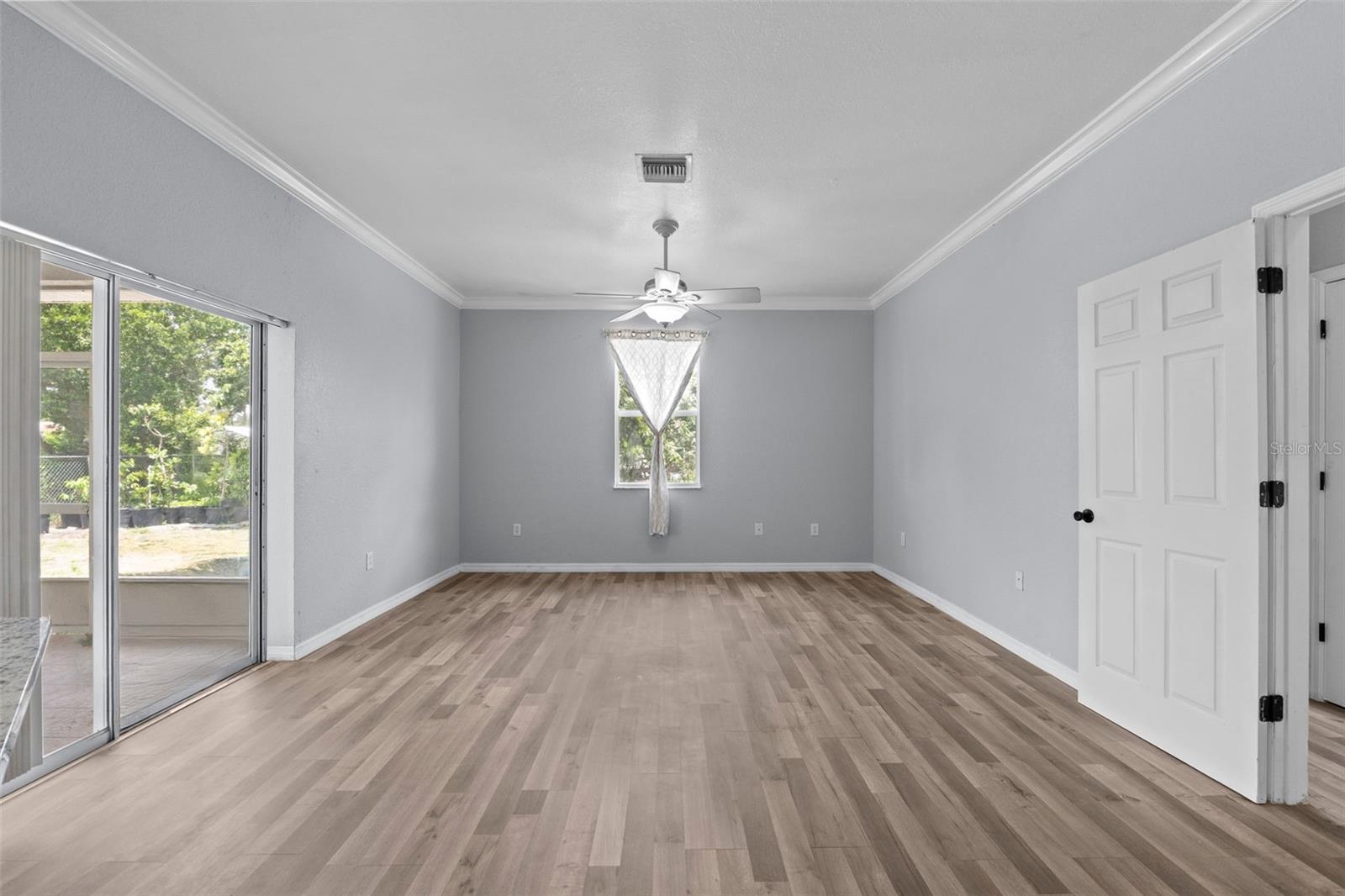 Image 19 of 48 For 3206 Valerie Boulevard