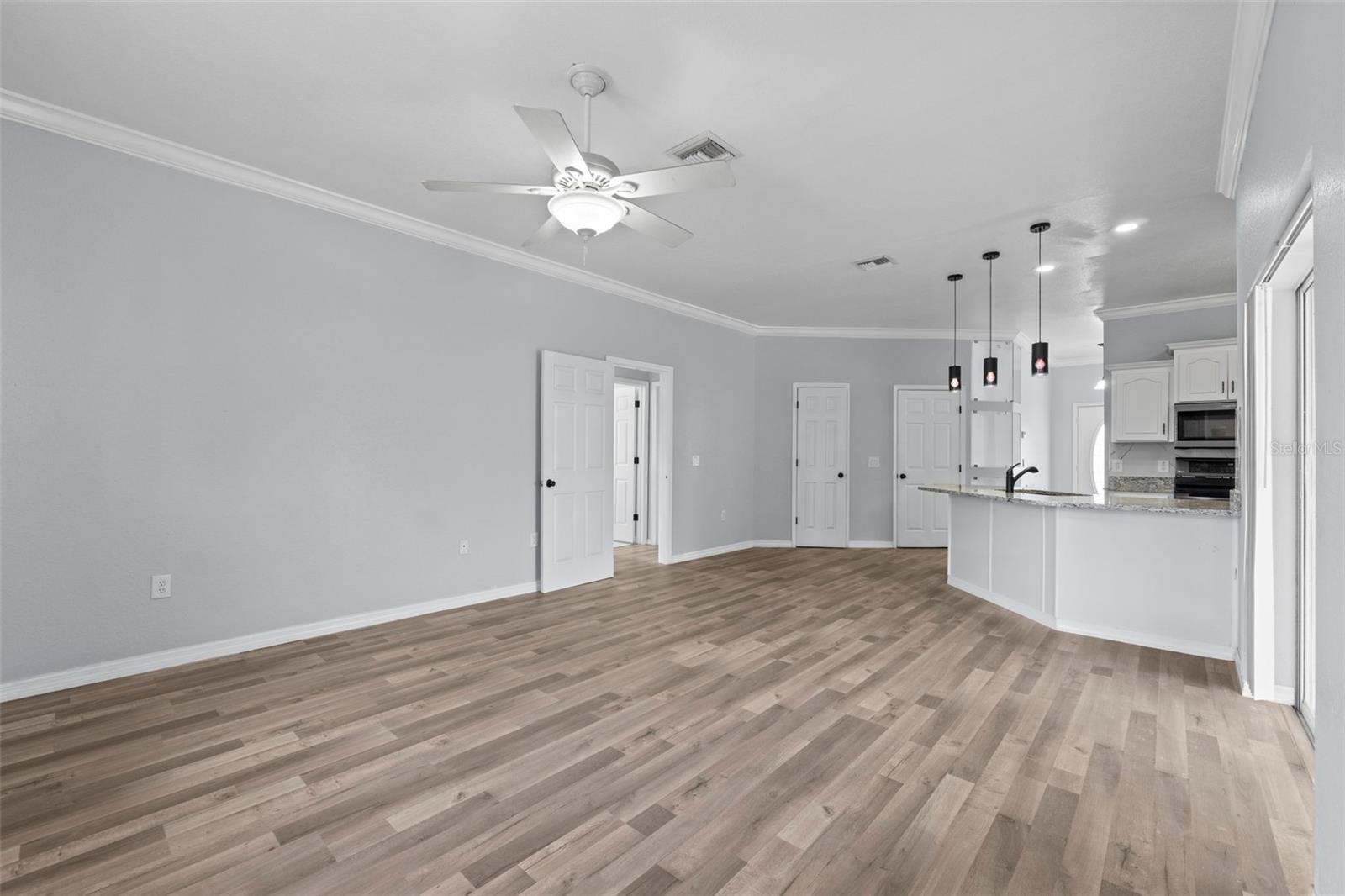 Image 21 of 48 For 3206 Valerie Boulevard