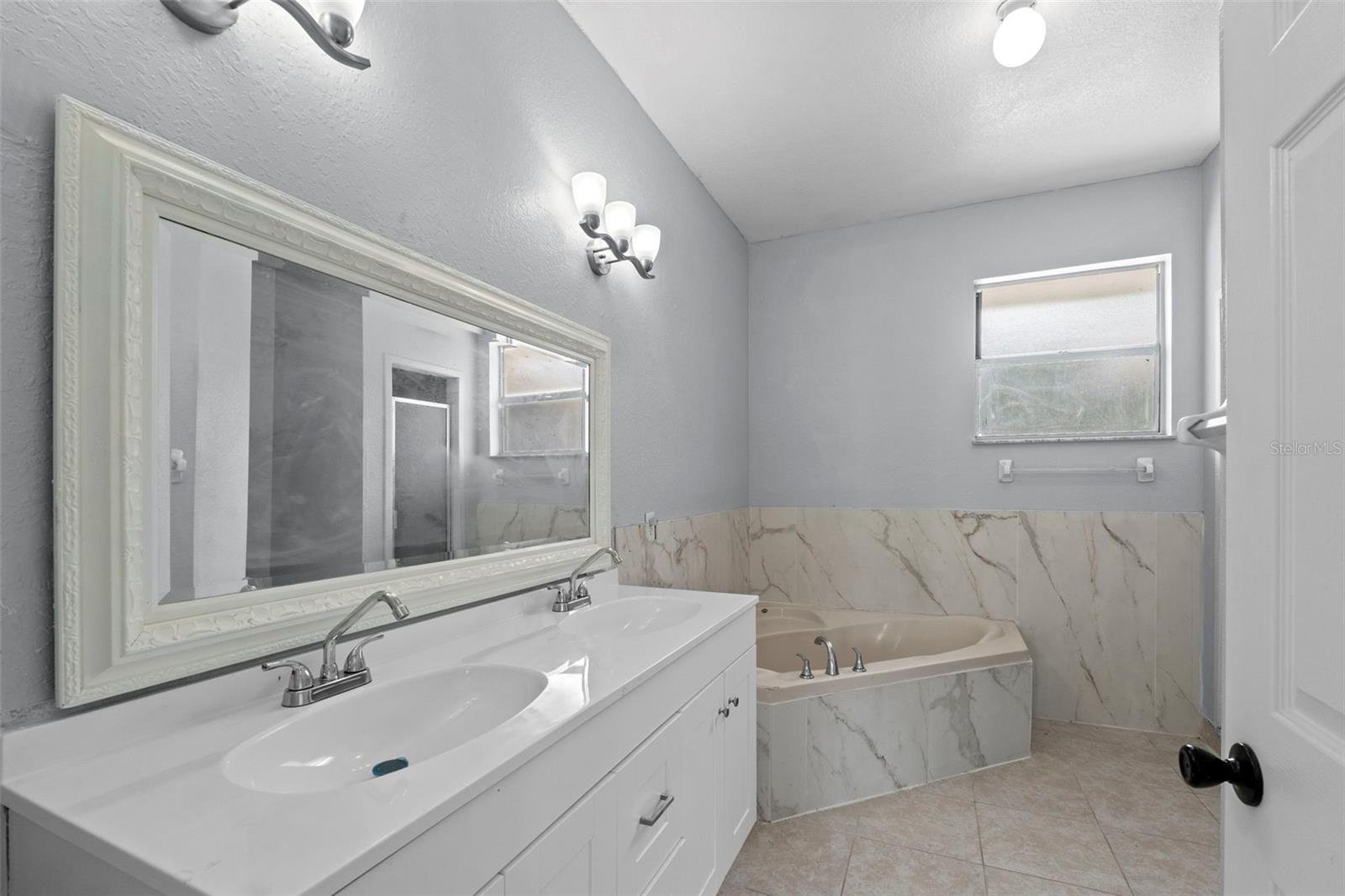 Image 29 of 48 For 3206 Valerie Boulevard