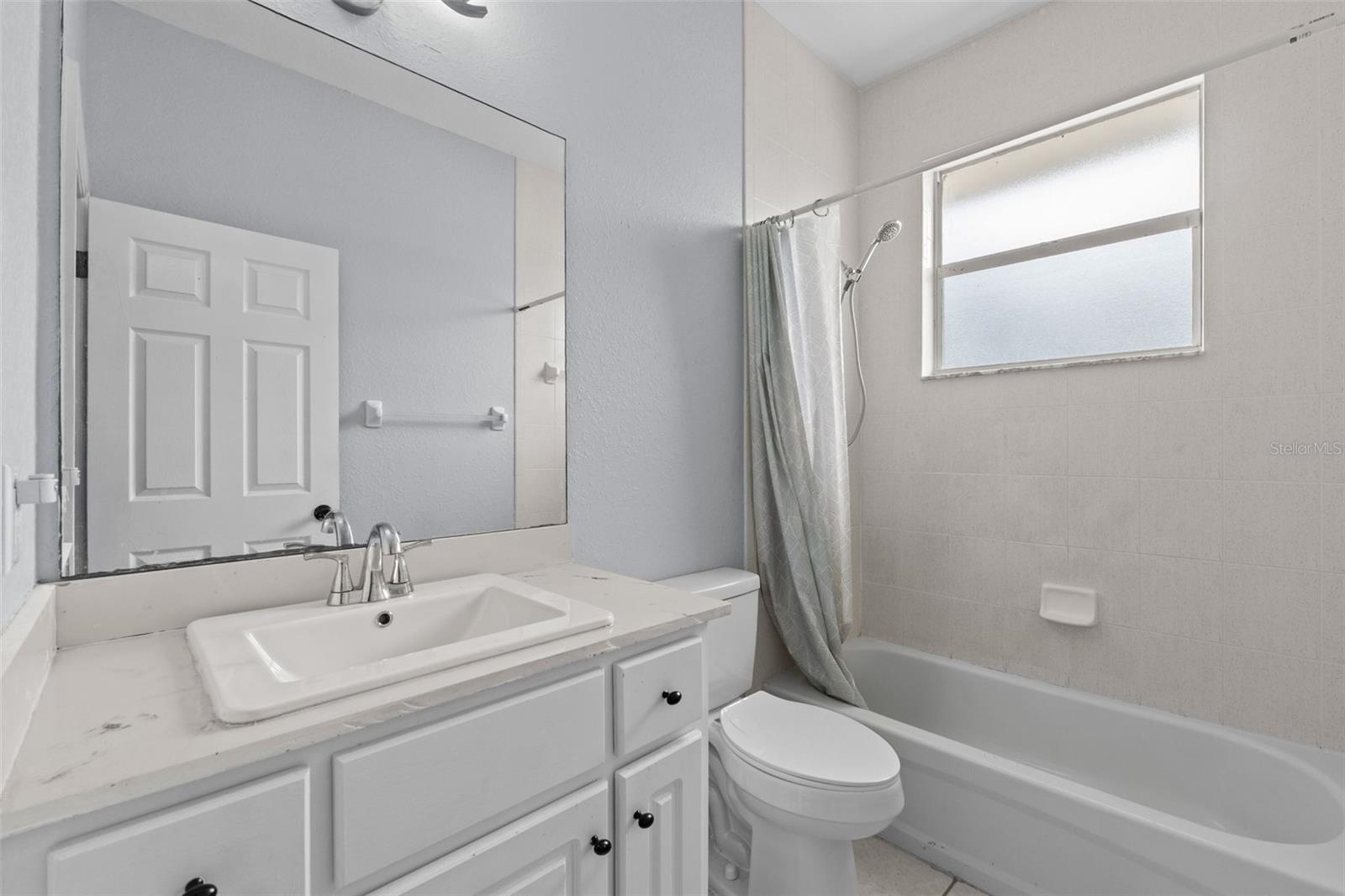 Image 41 of 48 For 3206 Valerie Boulevard
