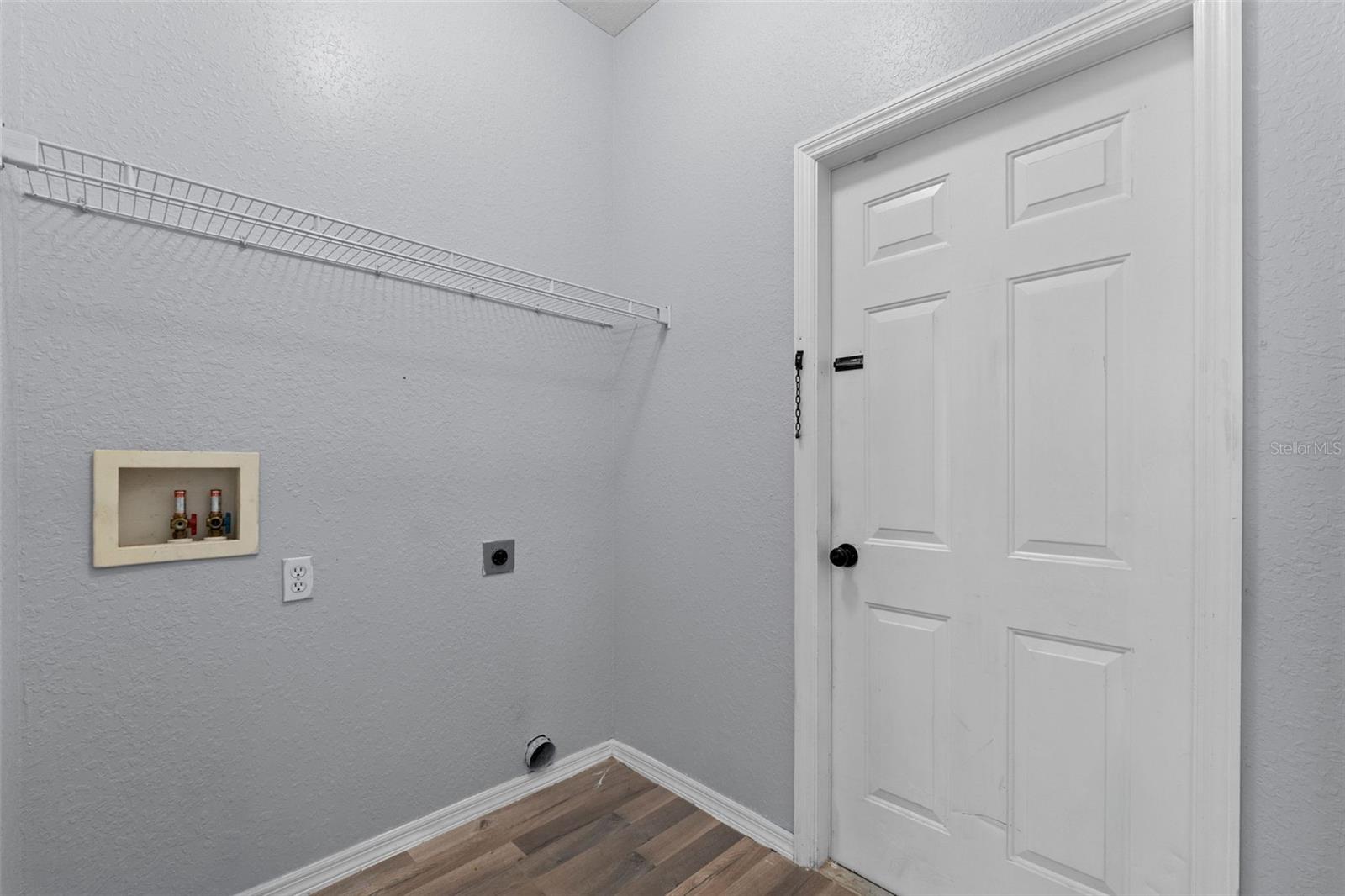 Image 45 of 48 For 3206 Valerie Boulevard