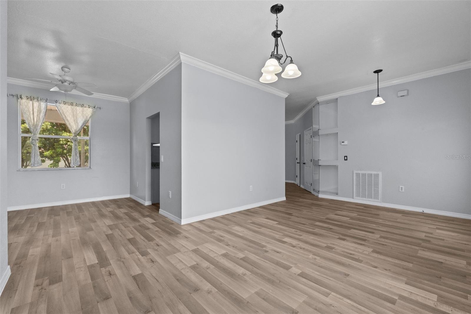 Image 7 of 48 For 3206 Valerie Boulevard