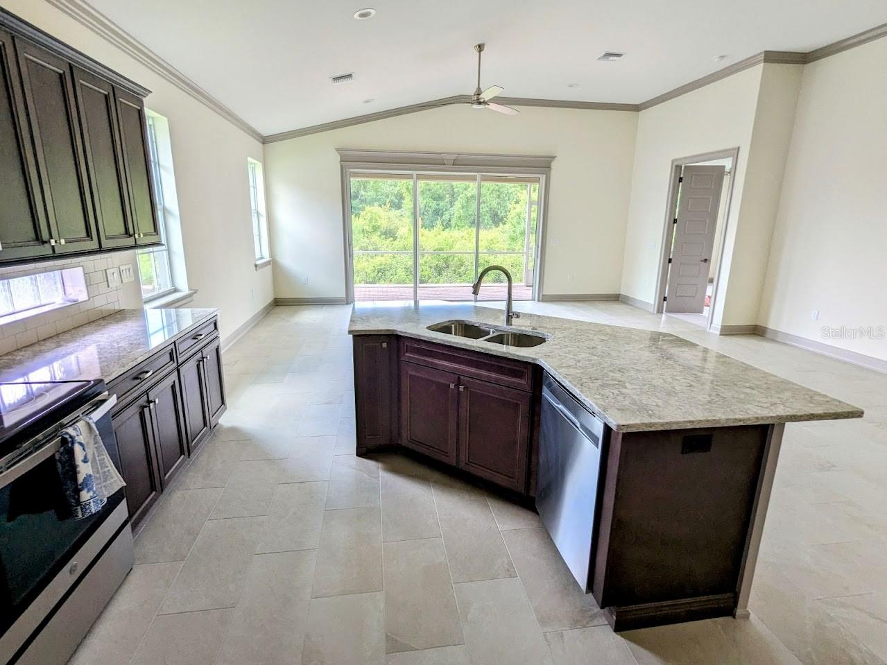 Image 5 of 15 For 7915 Lake James Boulevard