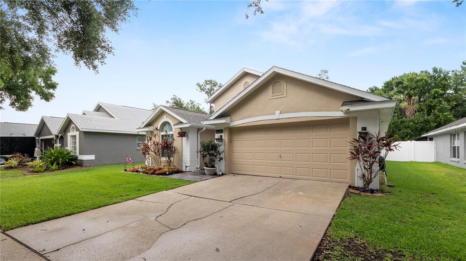 Image 4 of 57 For 5718 Hawklake Road