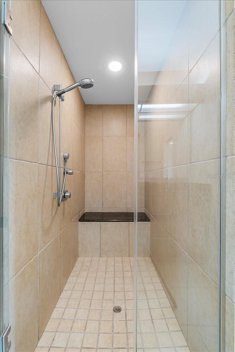 Image 17 of 43 For 417 Enclave Place 2