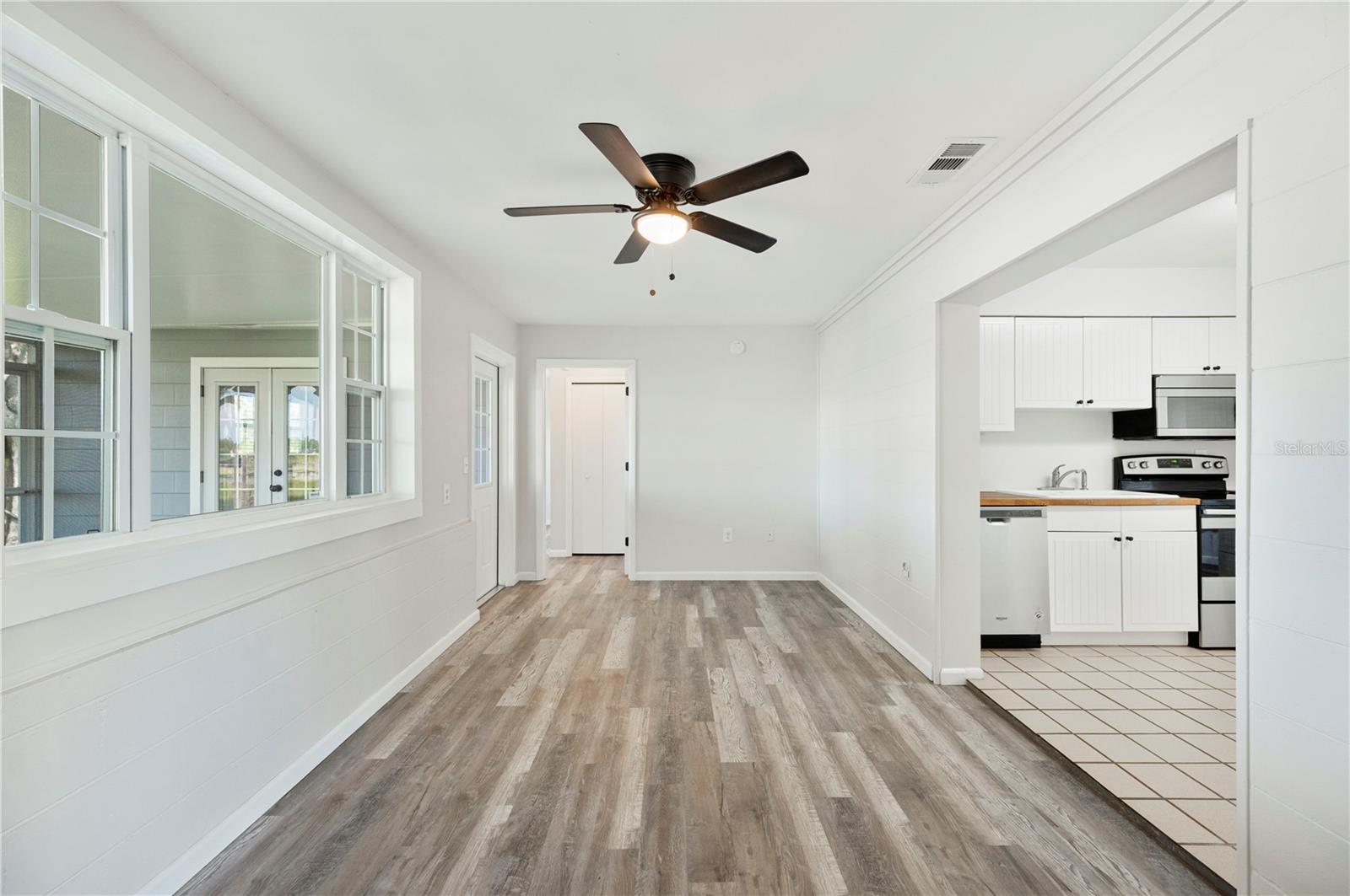 Image 10 of 35 For 1049 Waterview Point