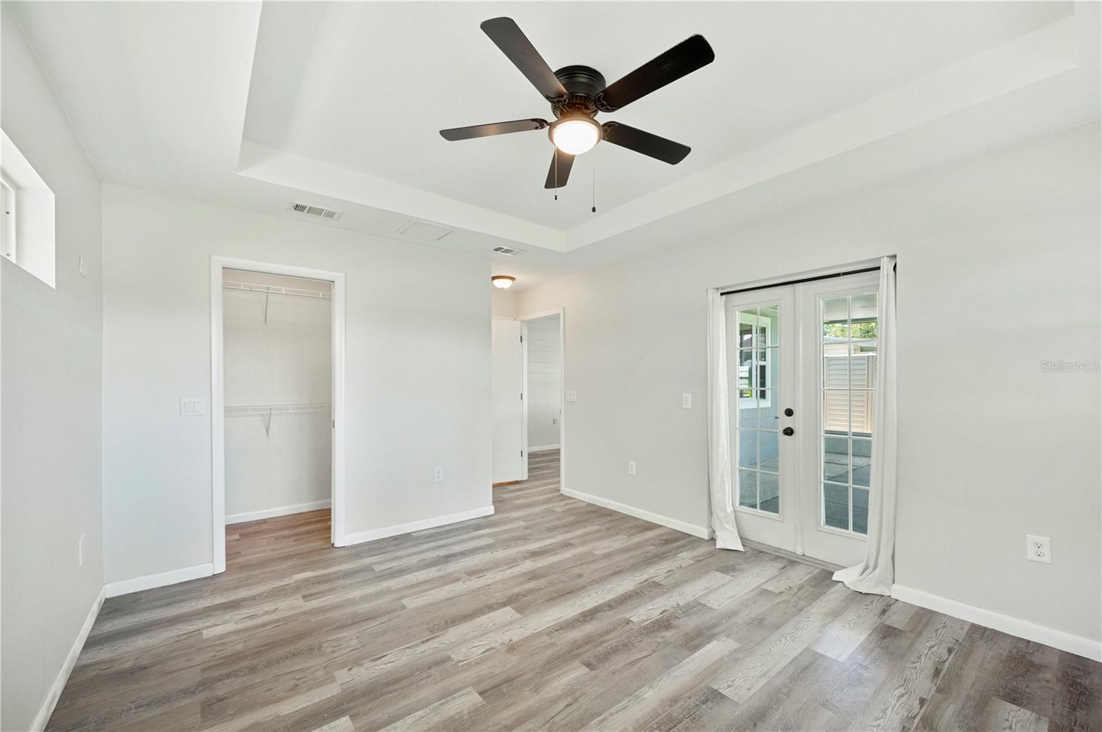 Image 17 of 35 For 1049 Waterview Point