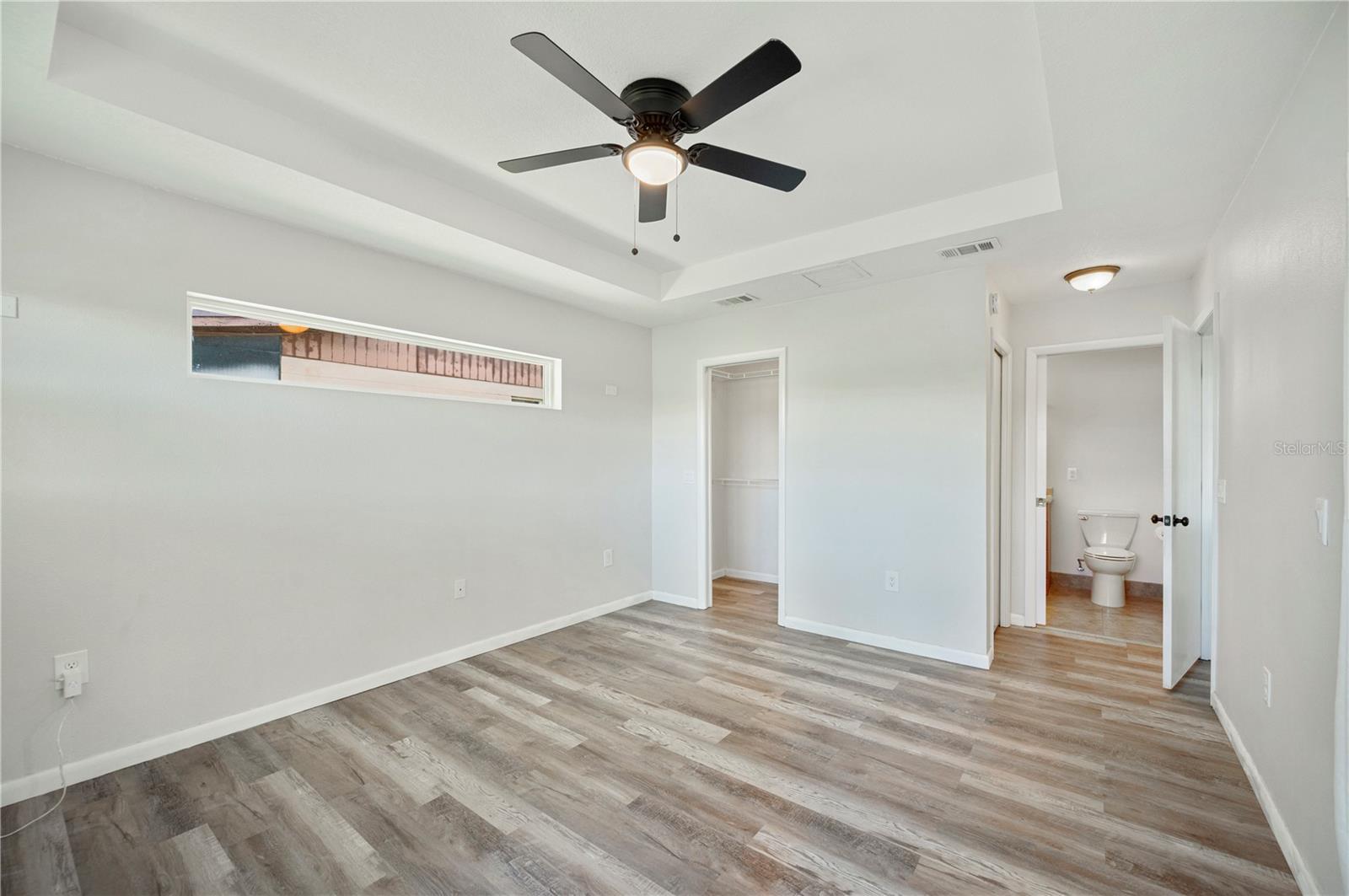 Image 18 of 35 For 1049 Waterview Point