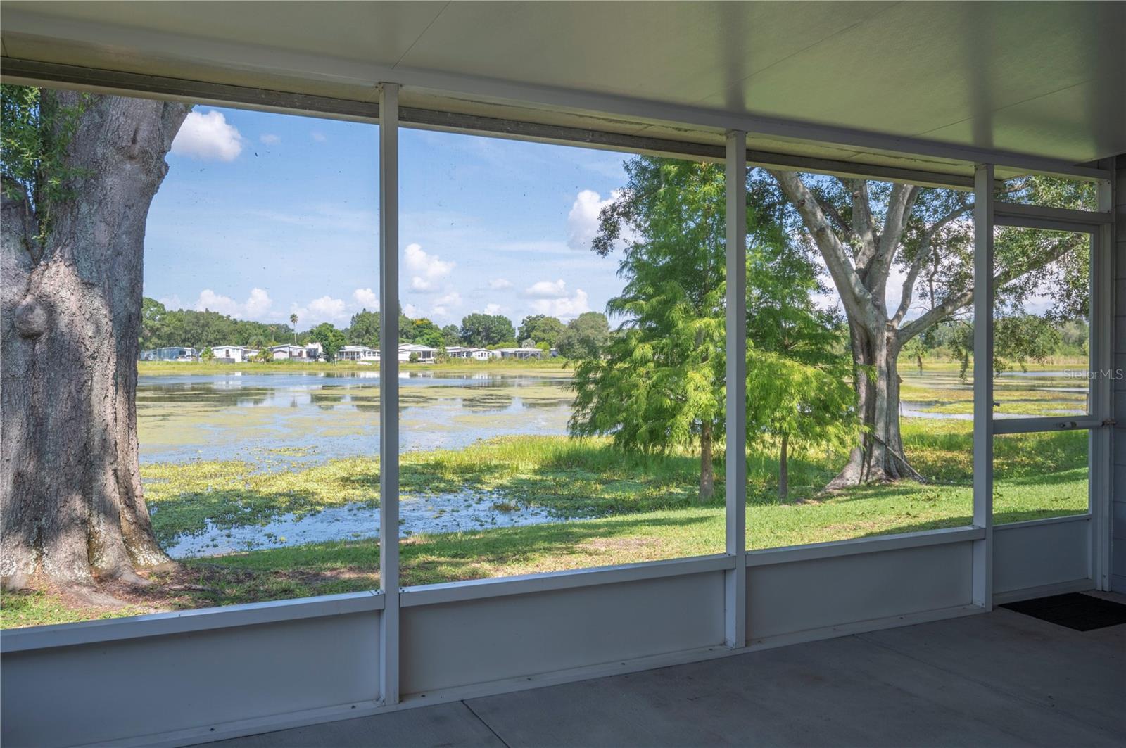 Image 33 of 35 For 1049 Waterview Point