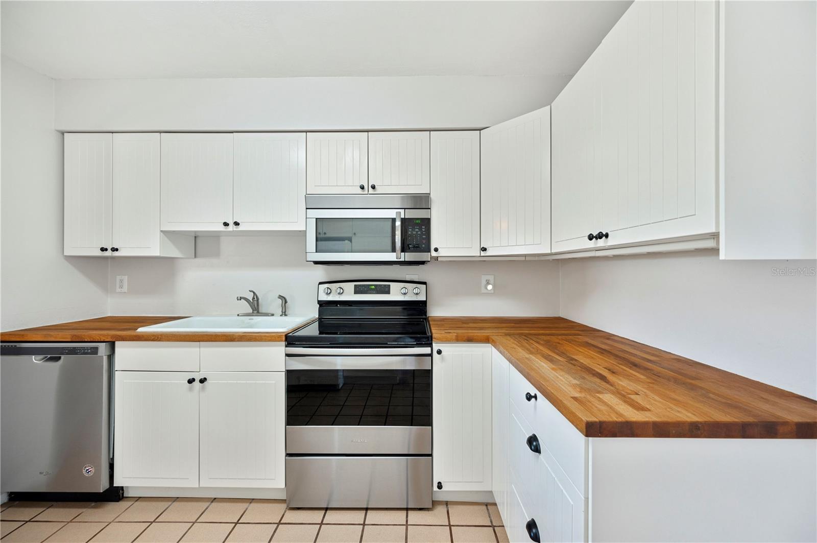 Image 6 of 35 For 1049 Waterview Point
