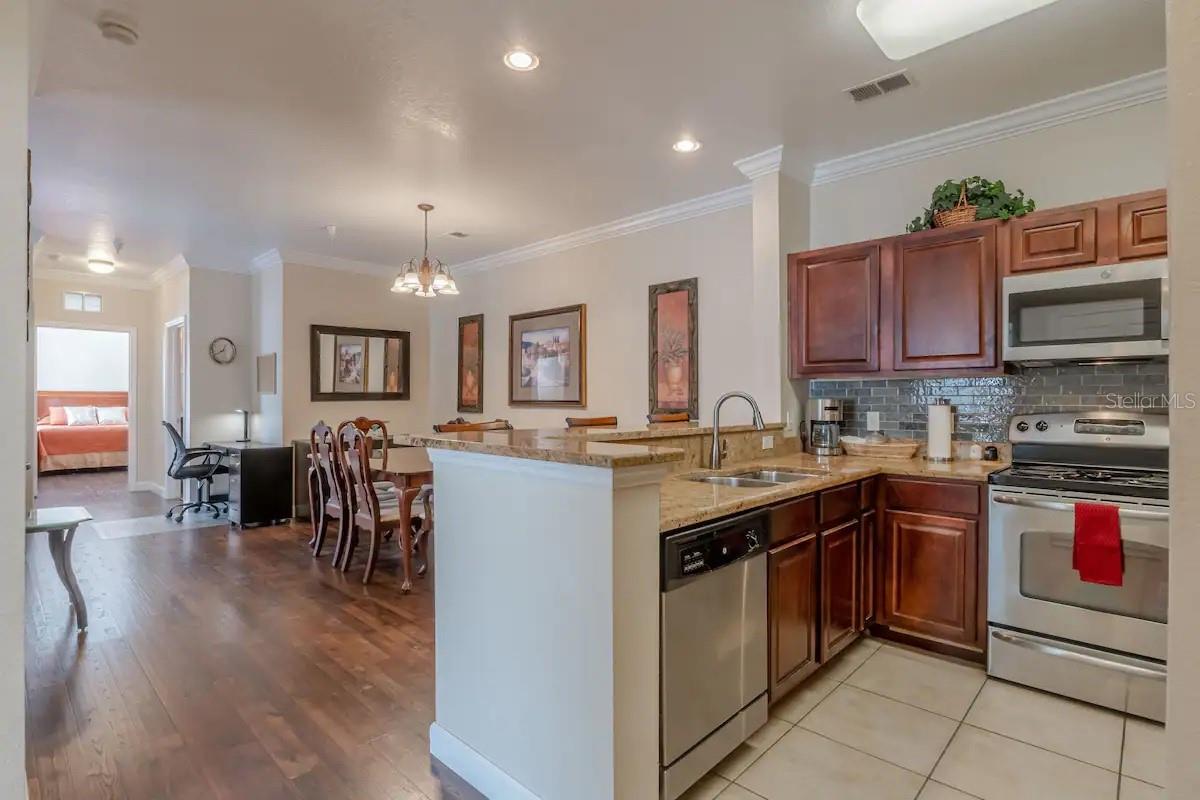 Image 5 of 32 For 8010 Tuscany Way  5305