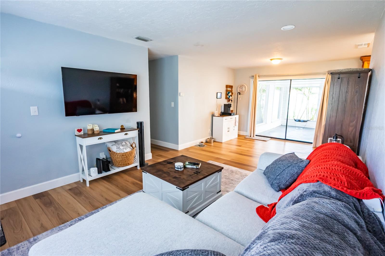 Image 7 of 49 For 5713 86th Avenue N