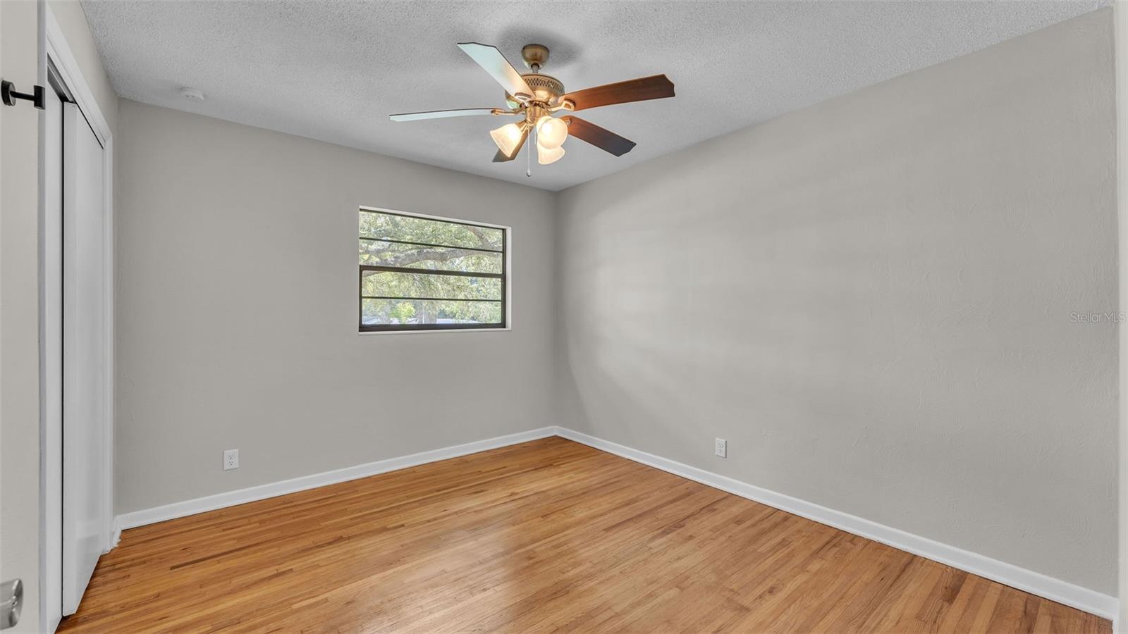 Image 11 of 56 For 418 Cardinal Place