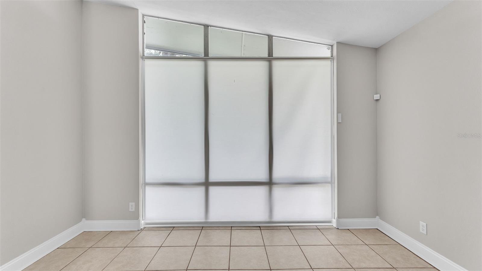Image 8 of 56 For 418 Cardinal Place