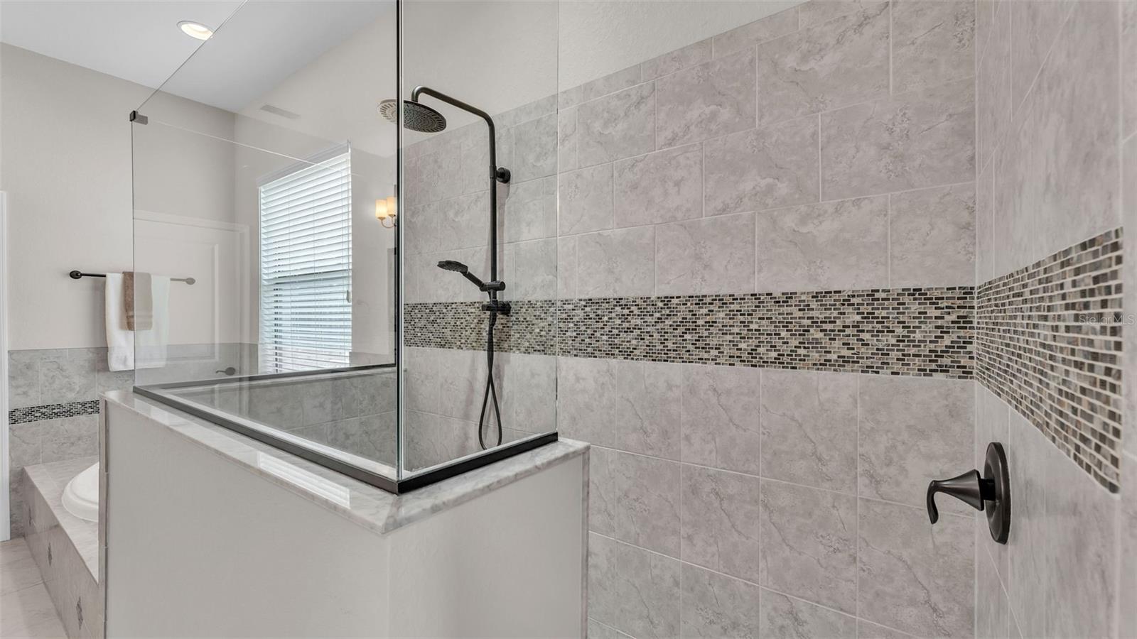 Image 33 of 61 For 7107 Highlands Creek Avenue