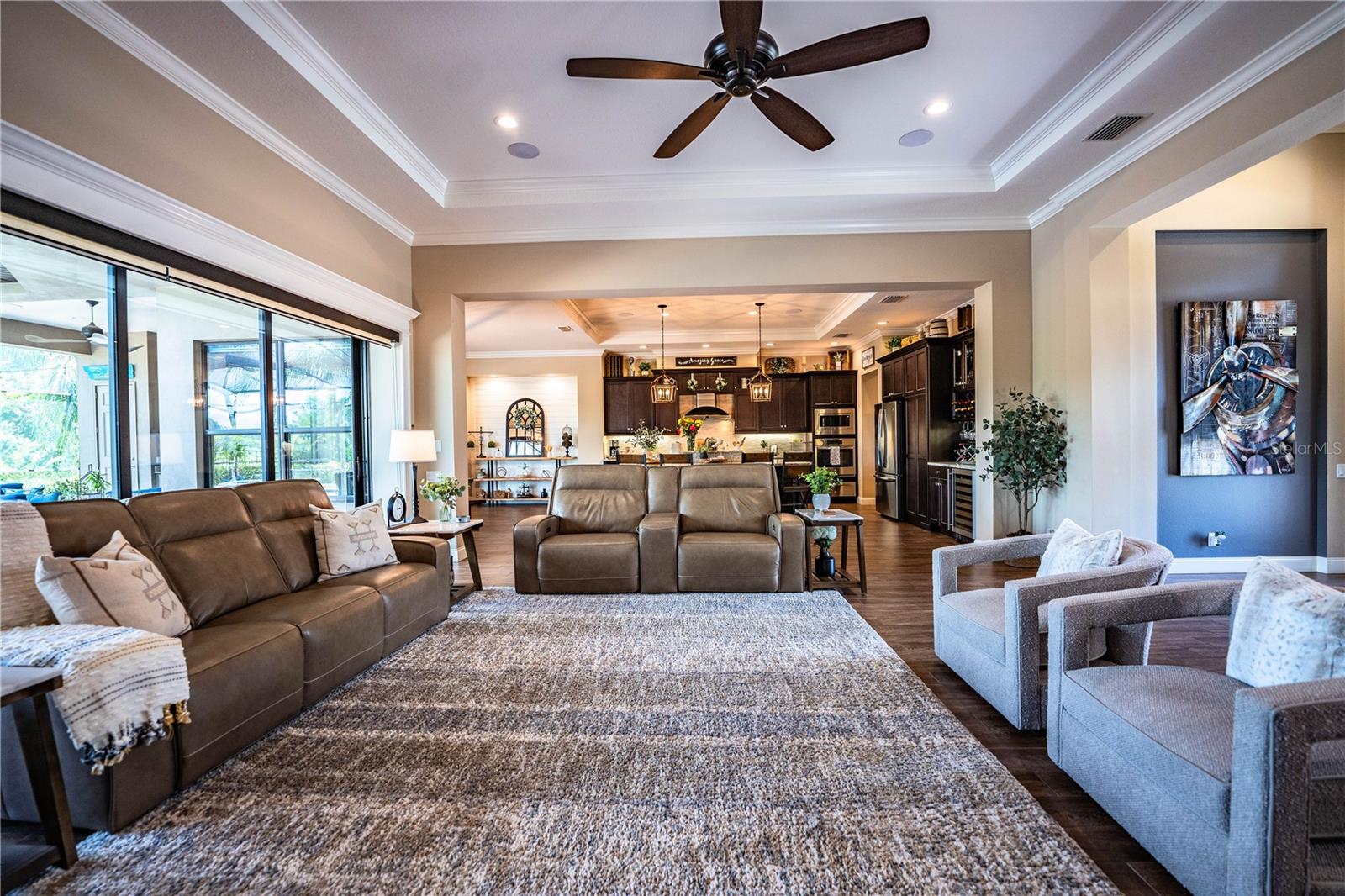 Image 4 of 49 For 3913 Grandefield Circle