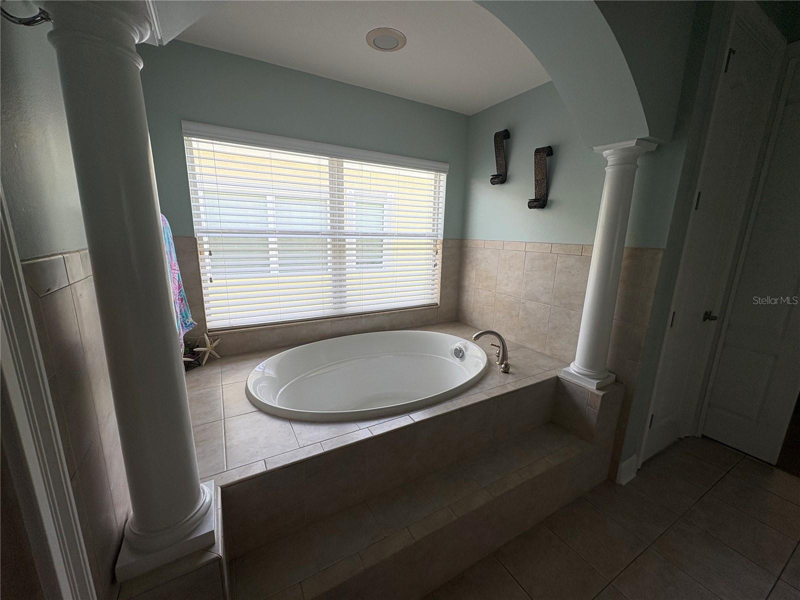 Image 33 of 48 For 6539 Simone Shores Circle