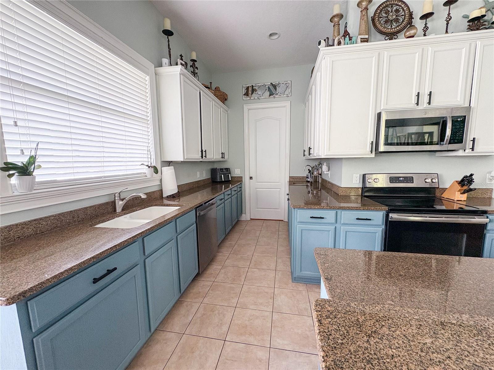 Image 6 of 48 For 6539 Simone Shores Circle
