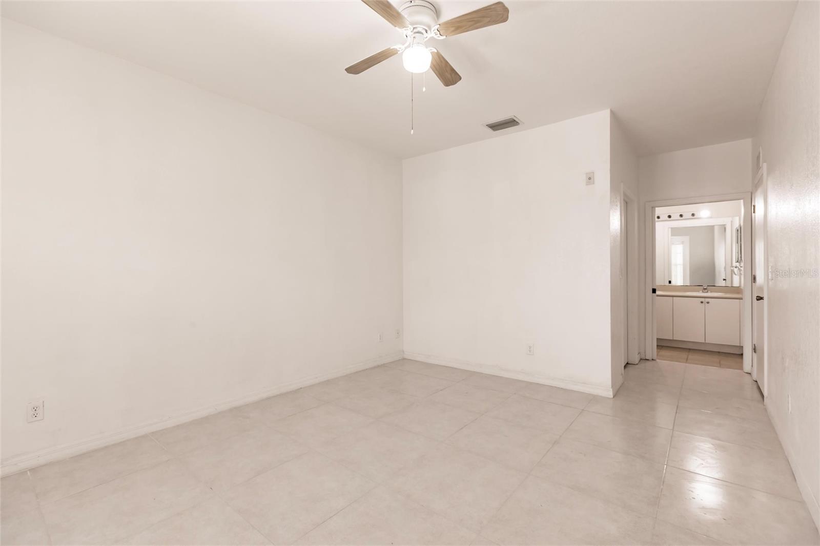 Image 28 of 39 For 8408 Bernwood Cove Loop 1712