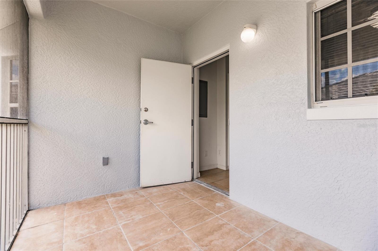 Image 6 of 39 For 8408 Bernwood Cove Loop 1712