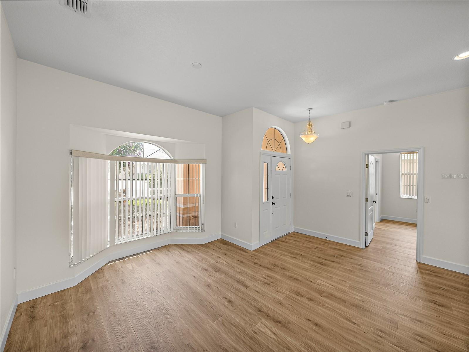 Image 12 of 71 For 113 Harbor Way