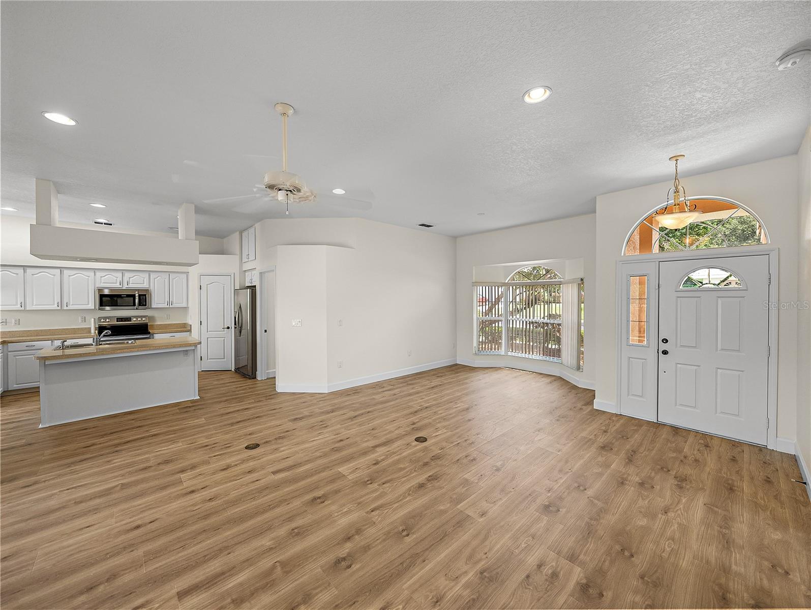 Image 14 of 71 For 113 Harbor Way