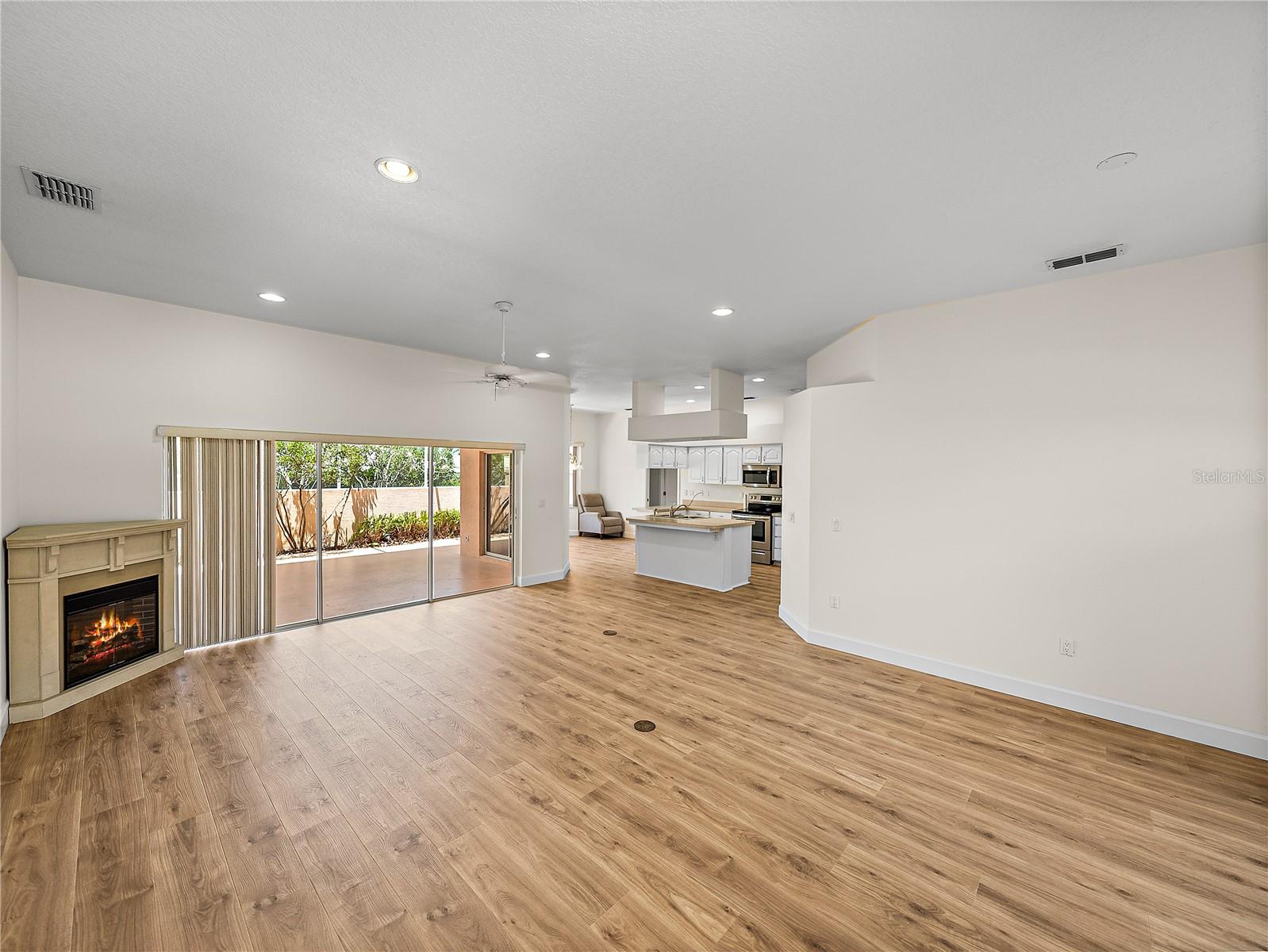 Image 15 of 71 For 113 Harbor Way